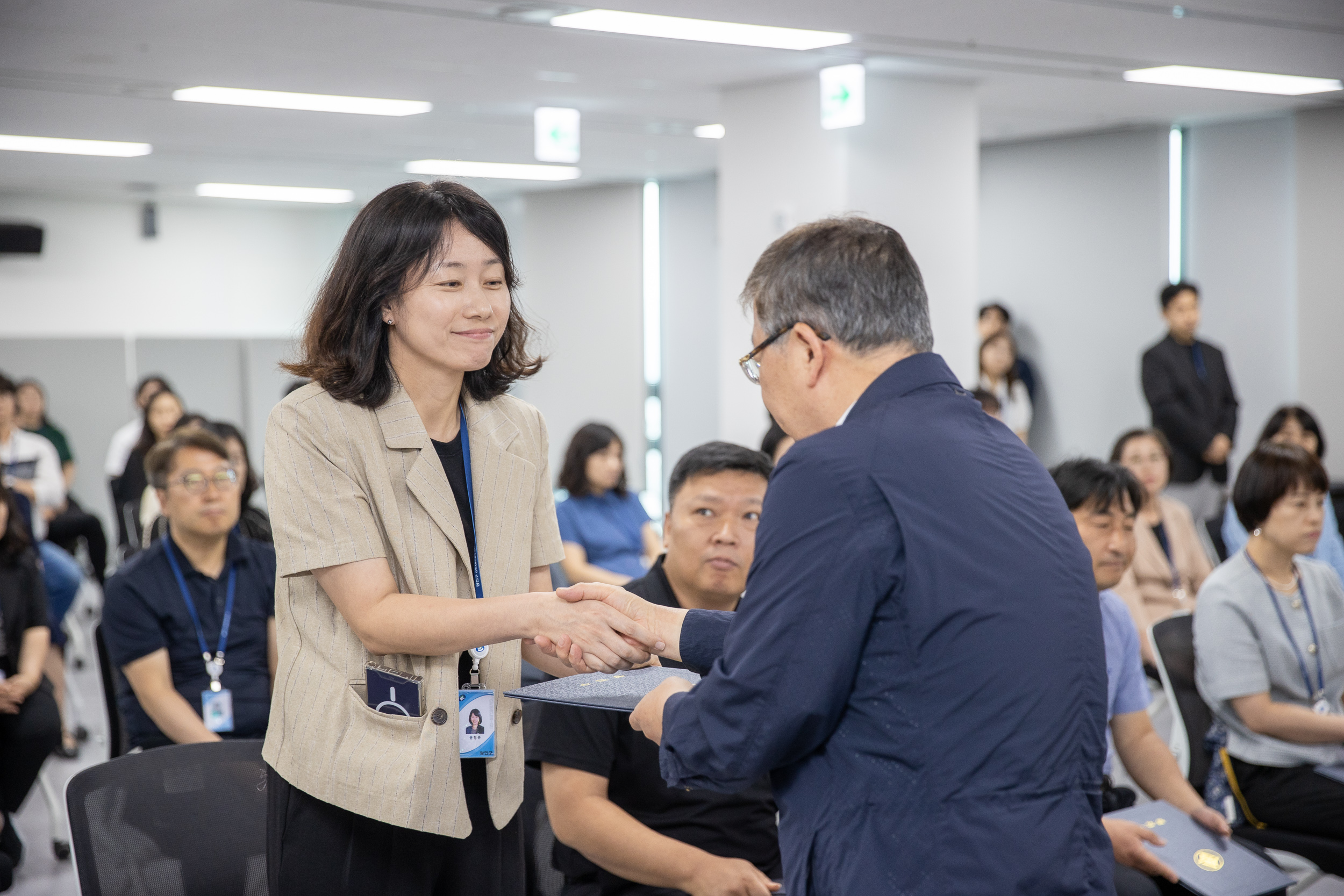 20250630-2025 하반기 정기인사 발령장 수여식 20250630-116739_L_123000.jpg
