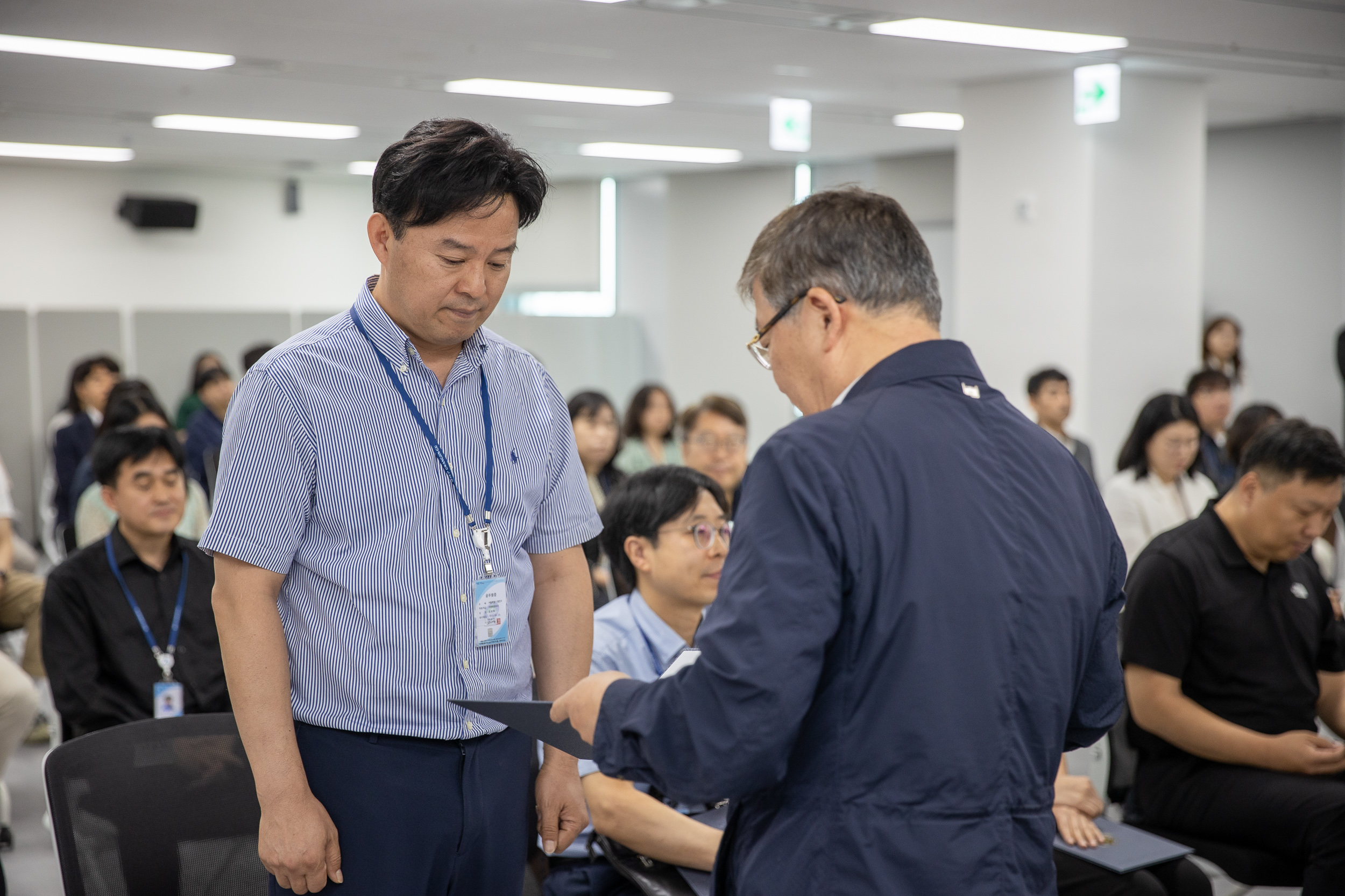 20250630-2025 하반기 정기인사 발령장 수여식 20250630-116753_L_123000.jpg