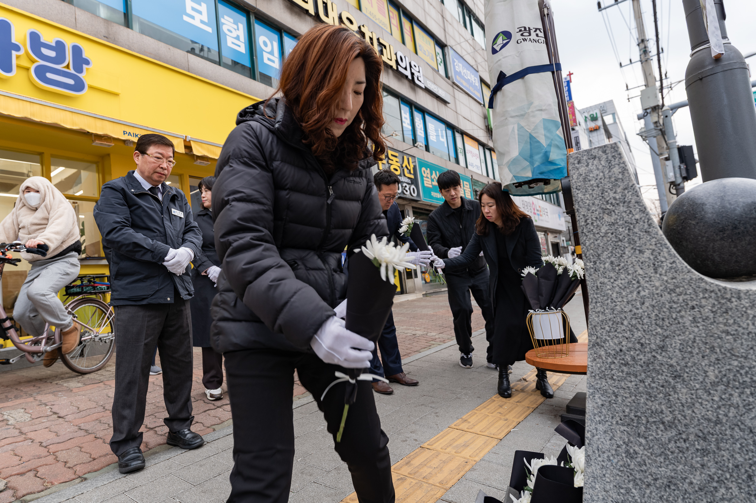 20250328-의사자 예우를 위한 헌화 20250328-38358_L_084722.jpg