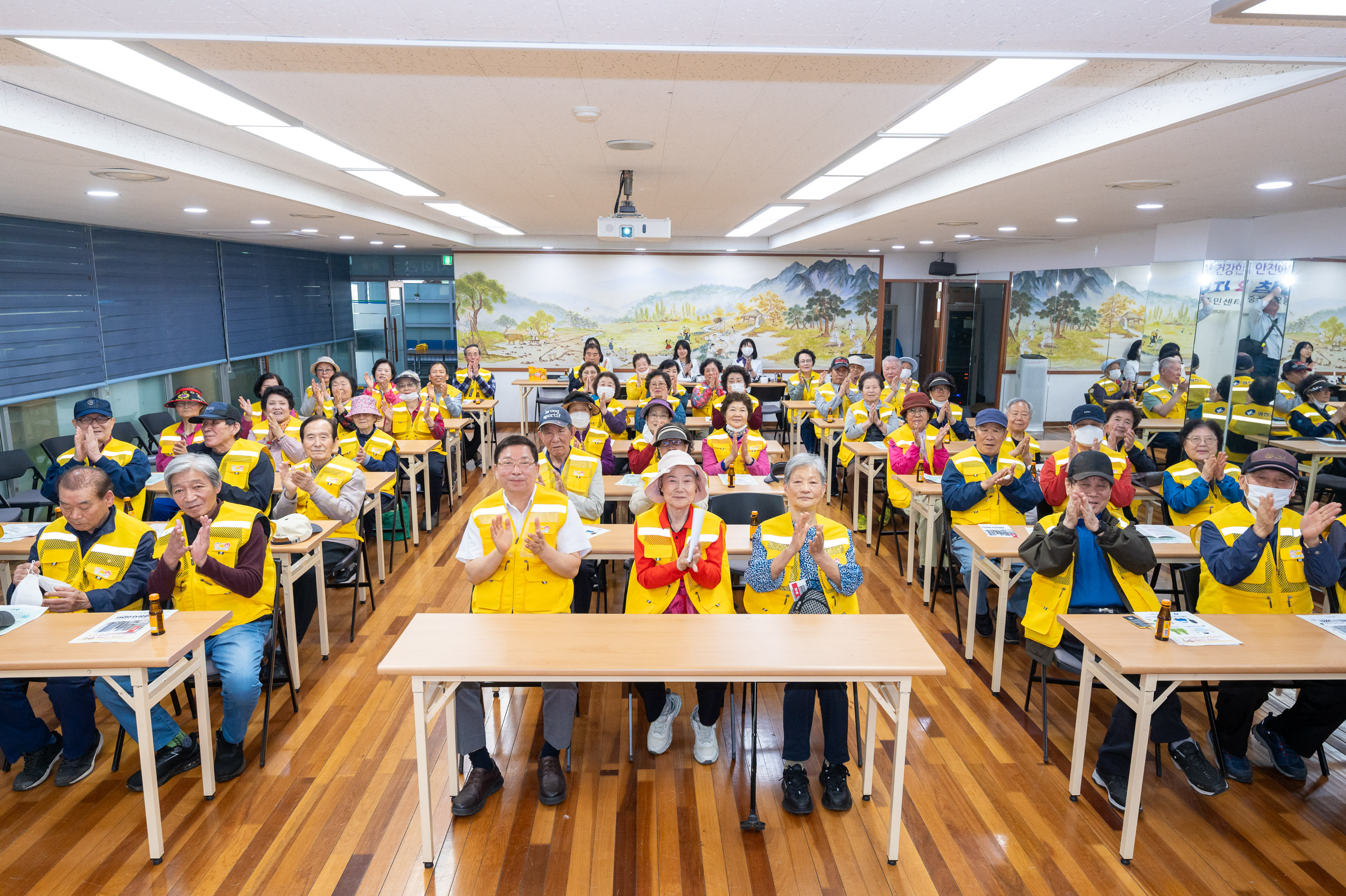 20250428-노인일자리 안전보건교육 20250428-64820_L_131023.jpg
