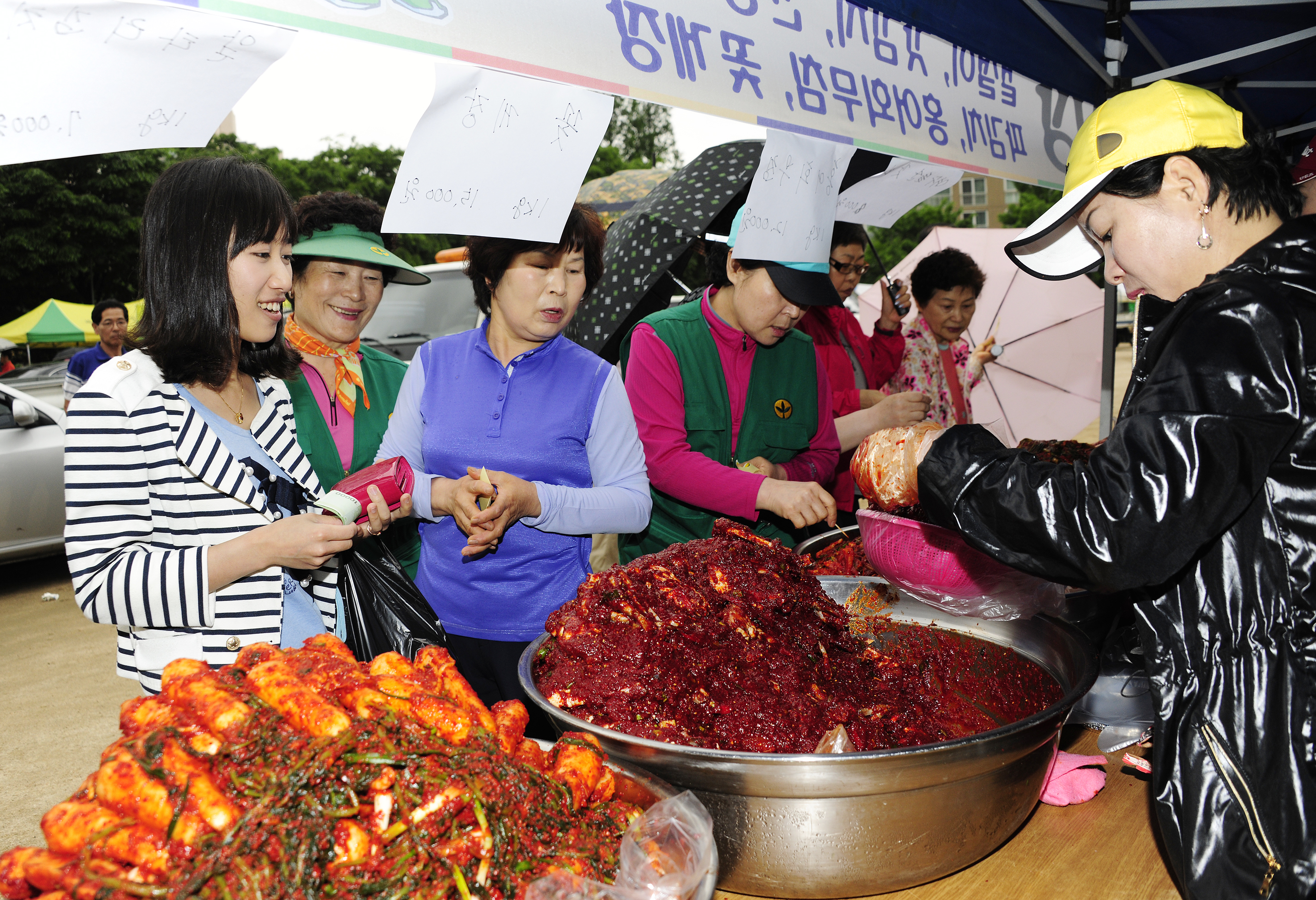 20110520-농수특산물 직거래장터 및 알뜰장 개설 34599.JPG