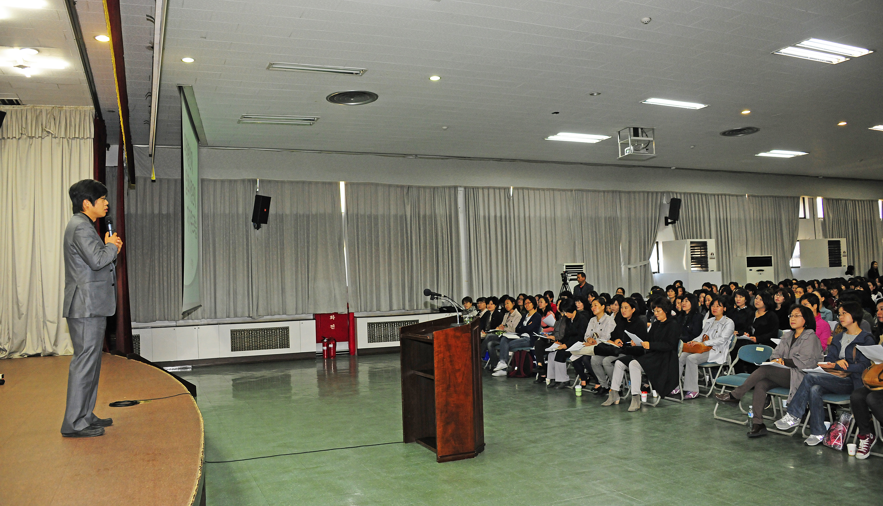 20111101-학부모 자녀교육 강연회-이범 42722.JPG