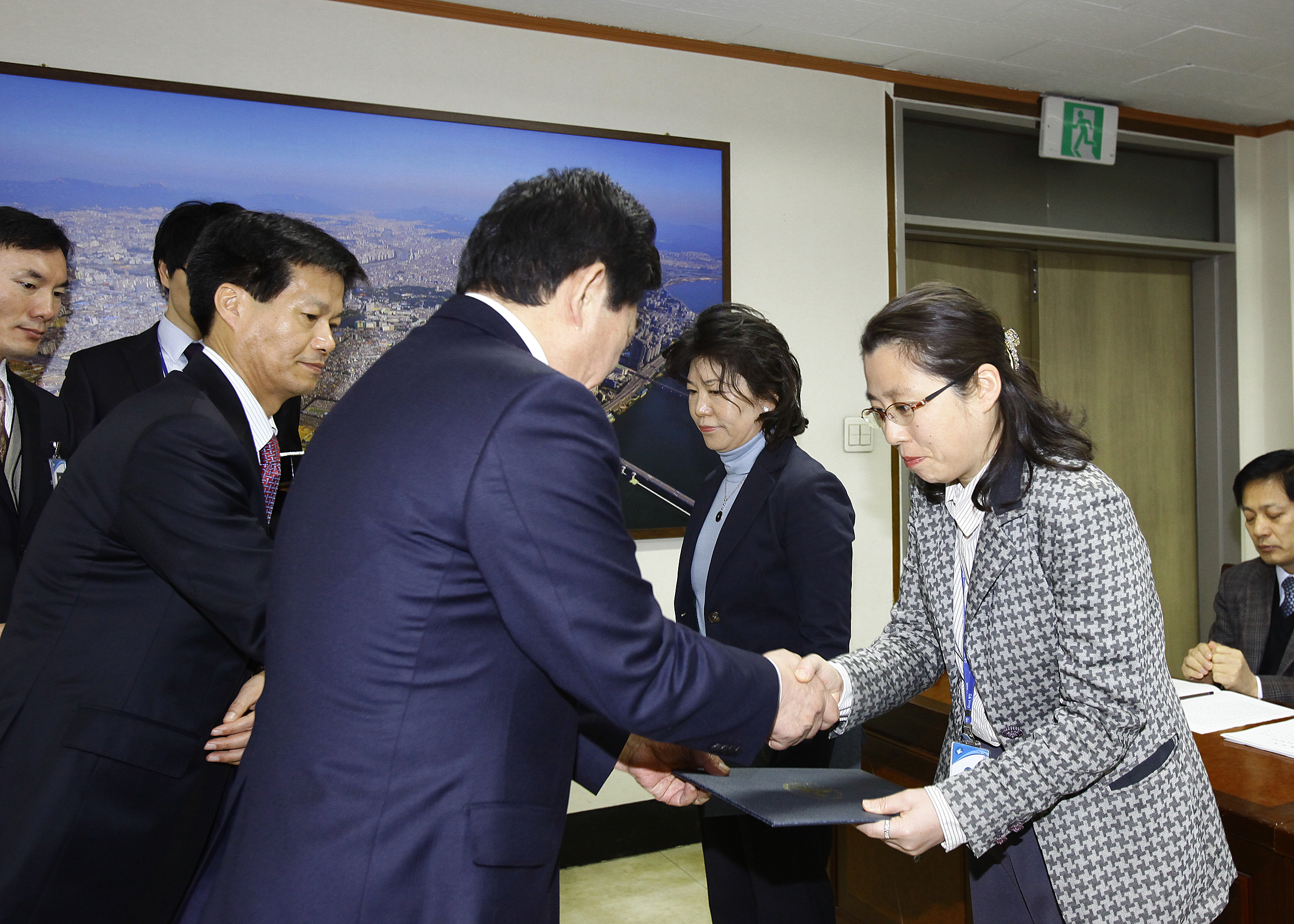 20110210-구확대 간부회의 표창 25253.JPG
