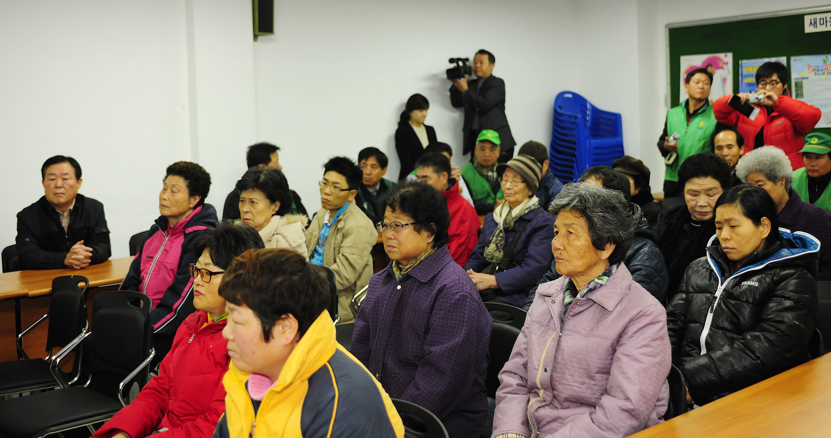 20111206-새마을지도자 따뜻한 겨울나기 사랑의 쌀 연탄 나누기 44362.JPG
