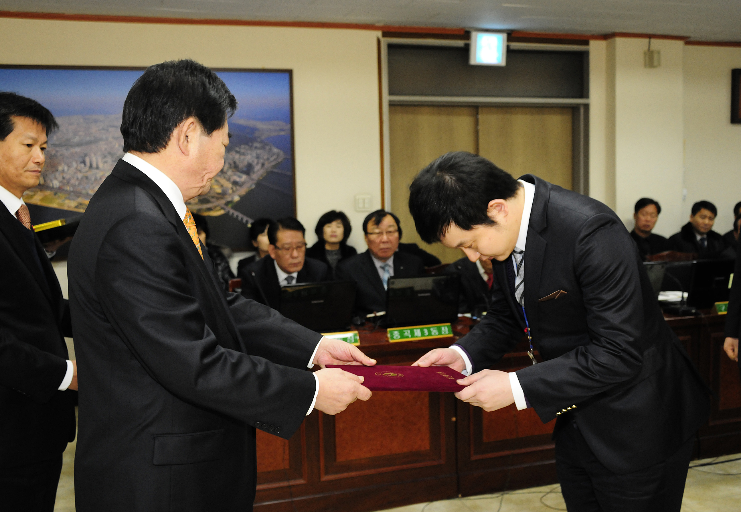 20111215-구동 확대간부회의 표창장 수여식 45425.JPG
