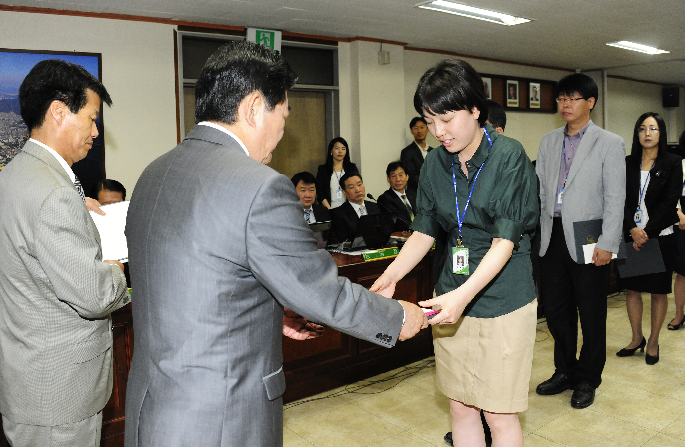 20110519-구확대간부회의 표창장 수여식 34335.JPG