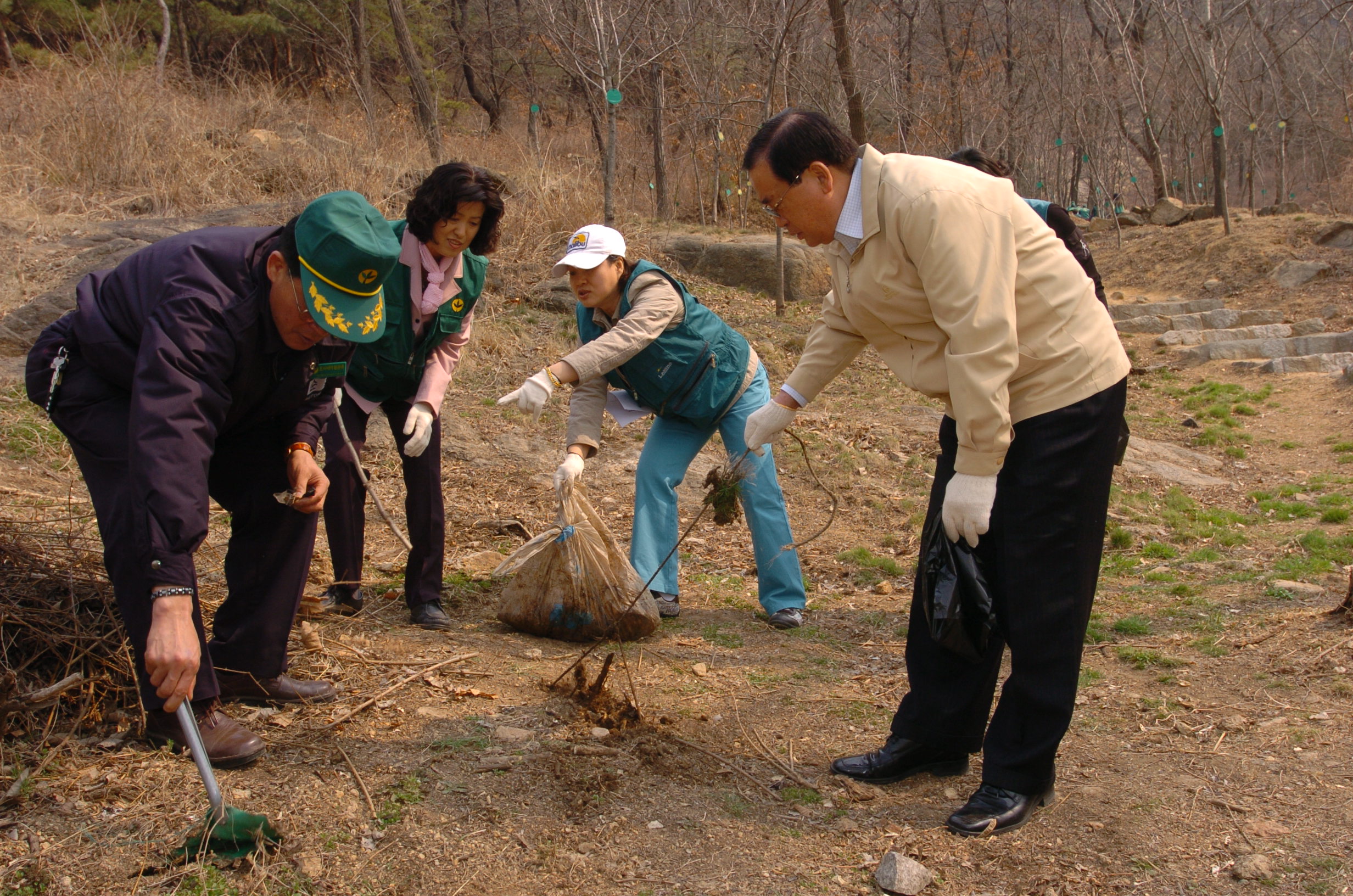 아차산등산로 뻥튀기골 자연정화 활동