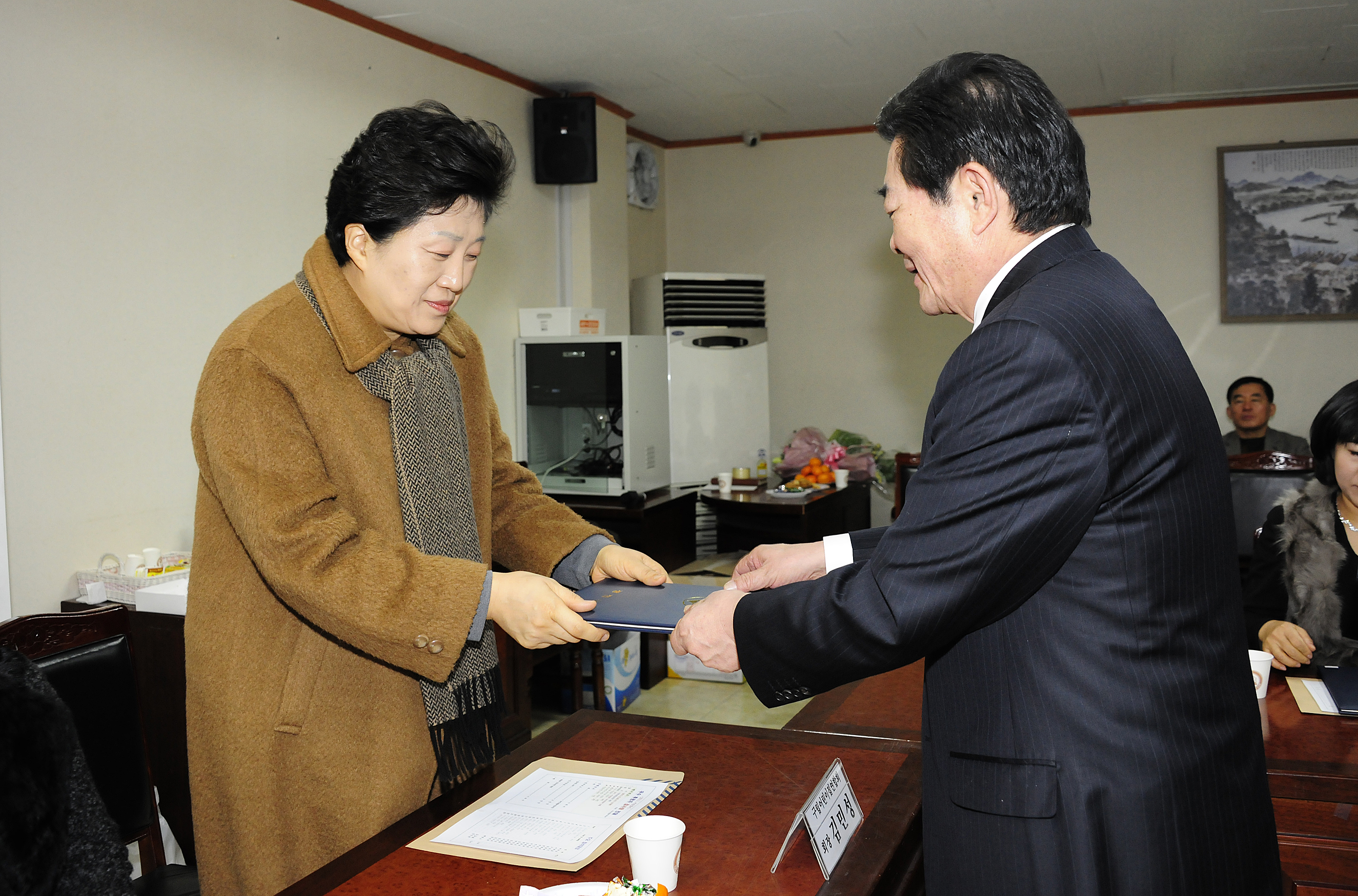 20111228-이웃돕기 우수 후원자 감사장 전달 47207.JPG