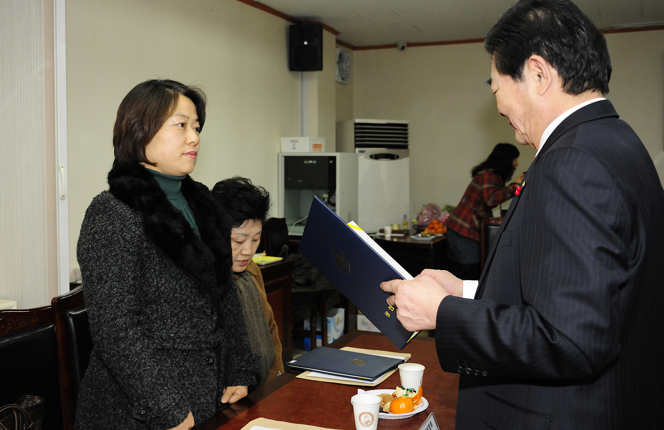 20111228-이웃돕기 우수 후원자 감사장 전달 47209.JPG
