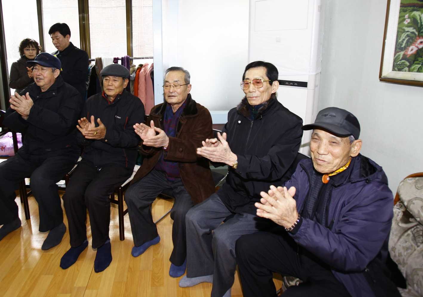 20110129-2011년 설맞이 경로당 및 사회복지시설 방문1 24094.JPG