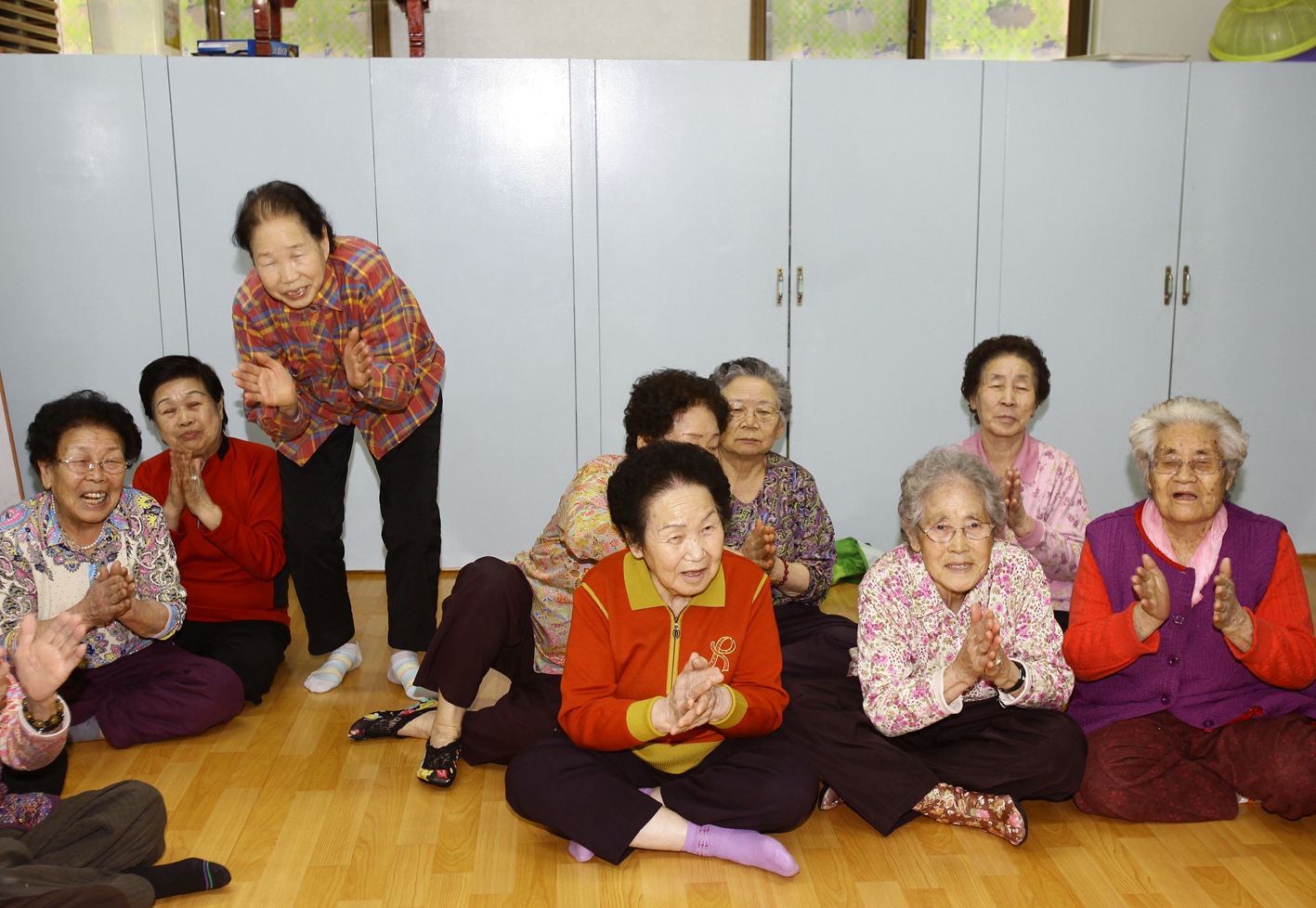 20110129-2011년 설맞이 경로당 및 사회복지시설 방문1 24102.JPG