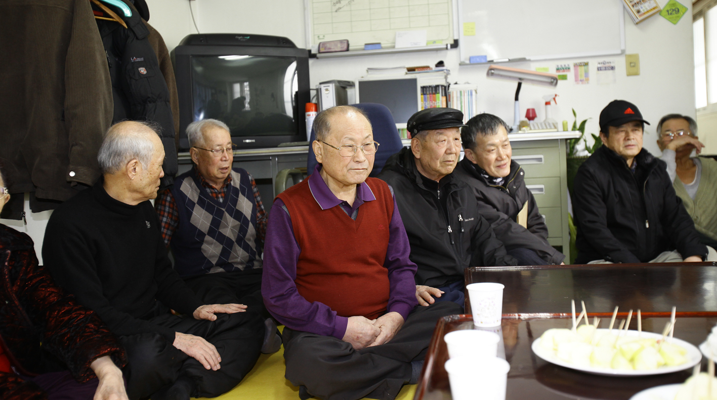 20110129-2011년 설맞이 경로당 및 사회복지시설 방문1 24141.JPG