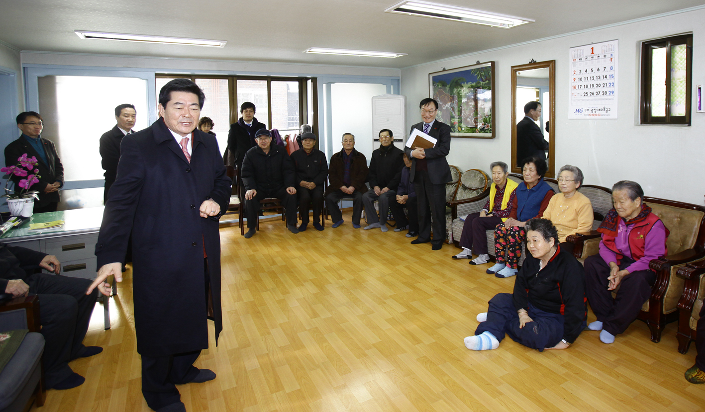 20110129-2011년 설맞이 경로당 및 사회복지시설 방문1 24092.JPG