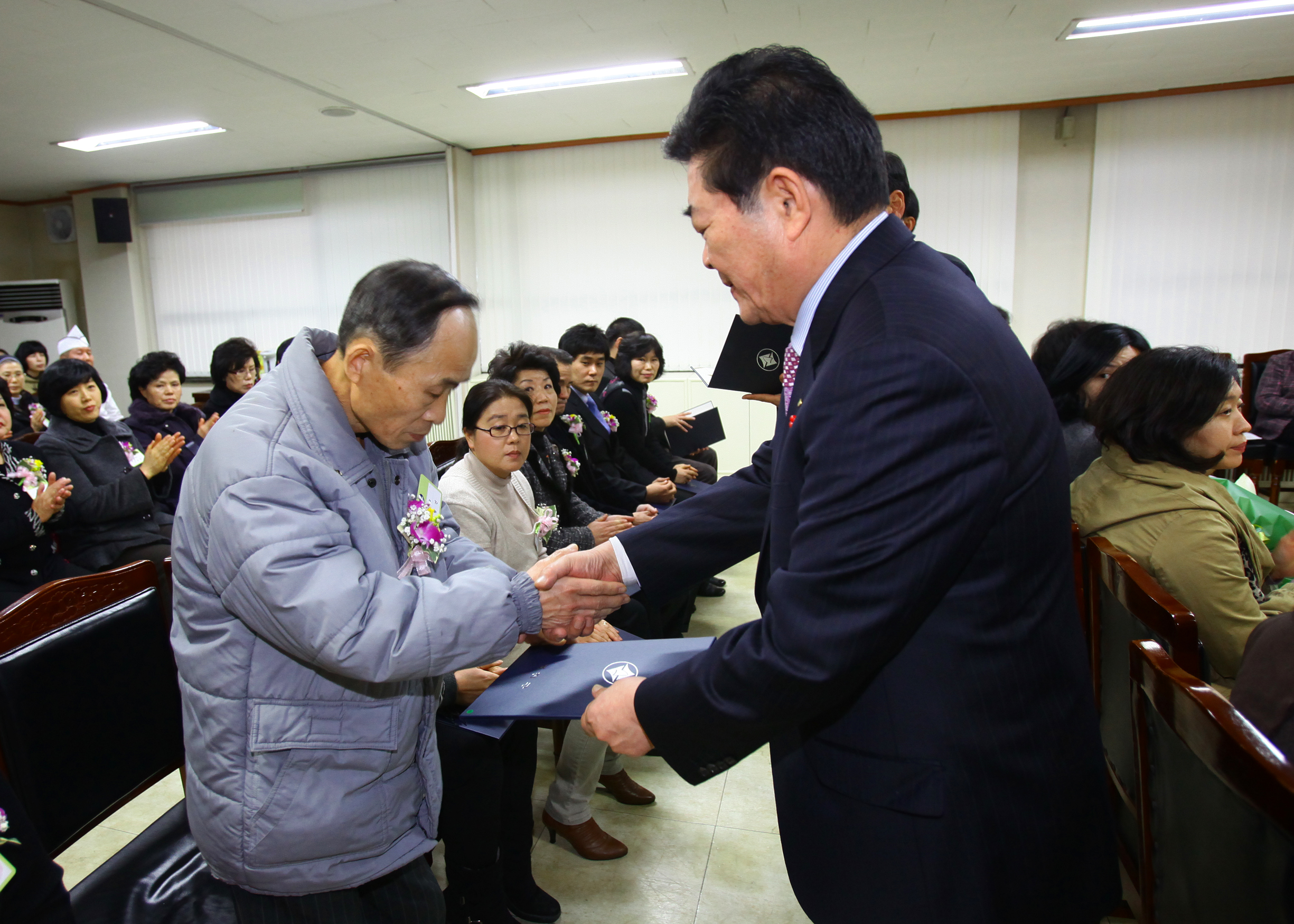 20101227-12월 정기 구민표창 20733.JPG