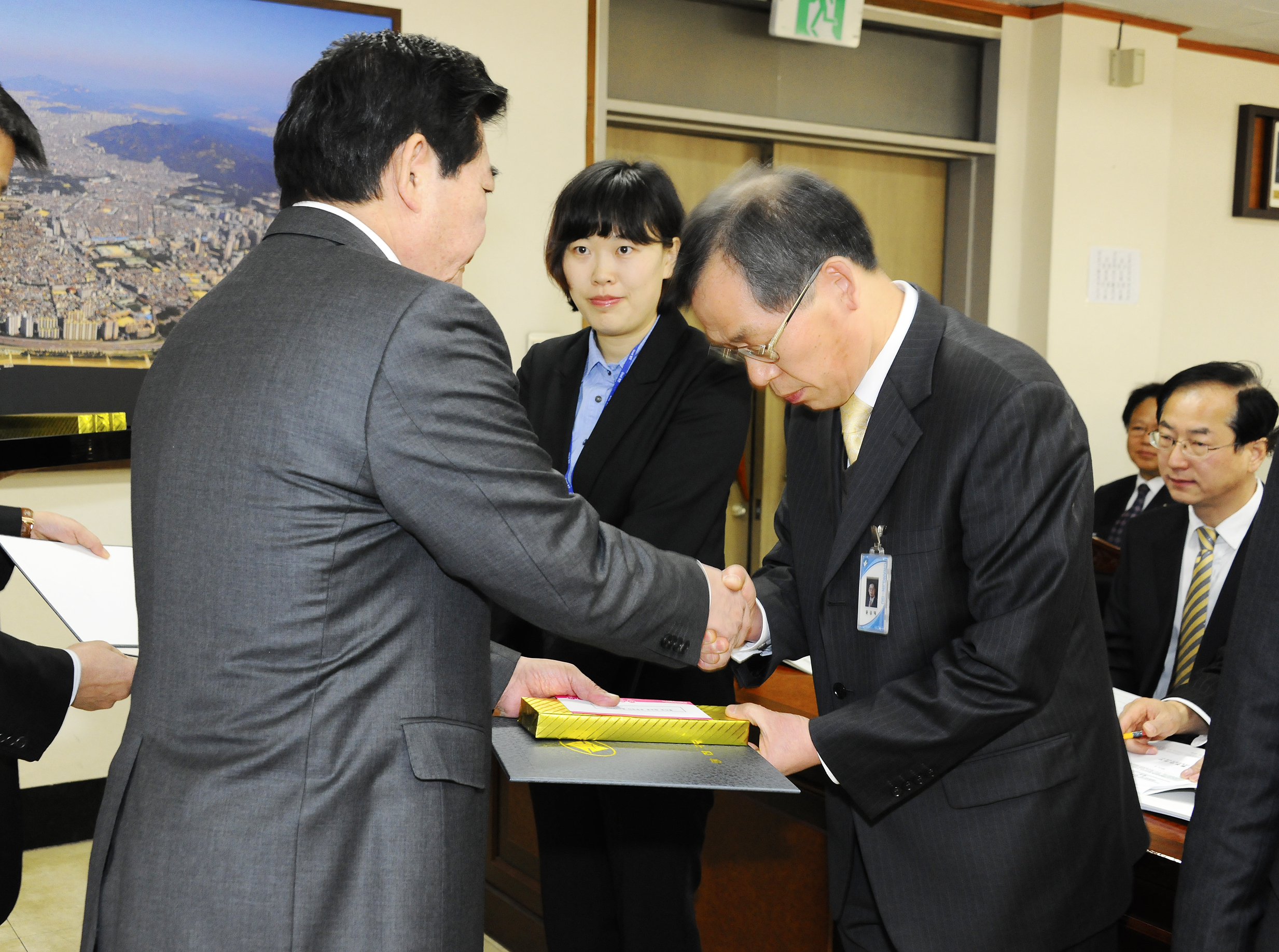 20110310-구 확대간부회의 표창 수여 27343.JPG