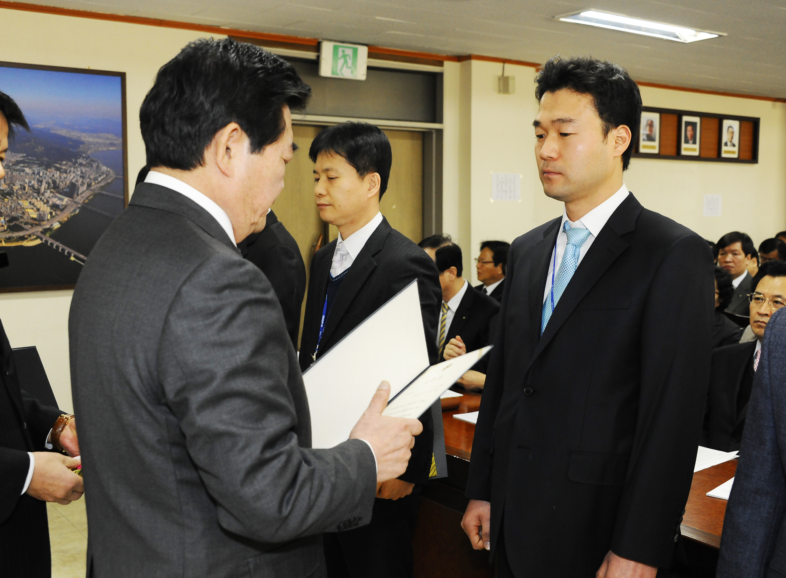 20110310-구 확대간부회의 표창 수여 27346.JPG