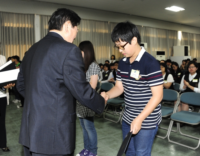 20110516-모범 청소년 표창-초등부 33771.JPG