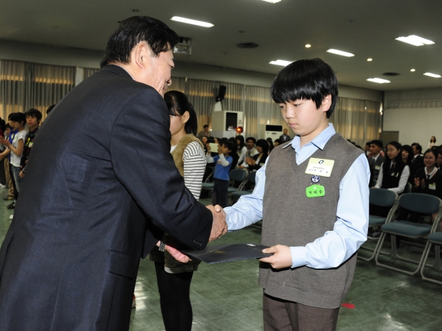 20110516-모범 청소년 표창-초등부 33717.JPG