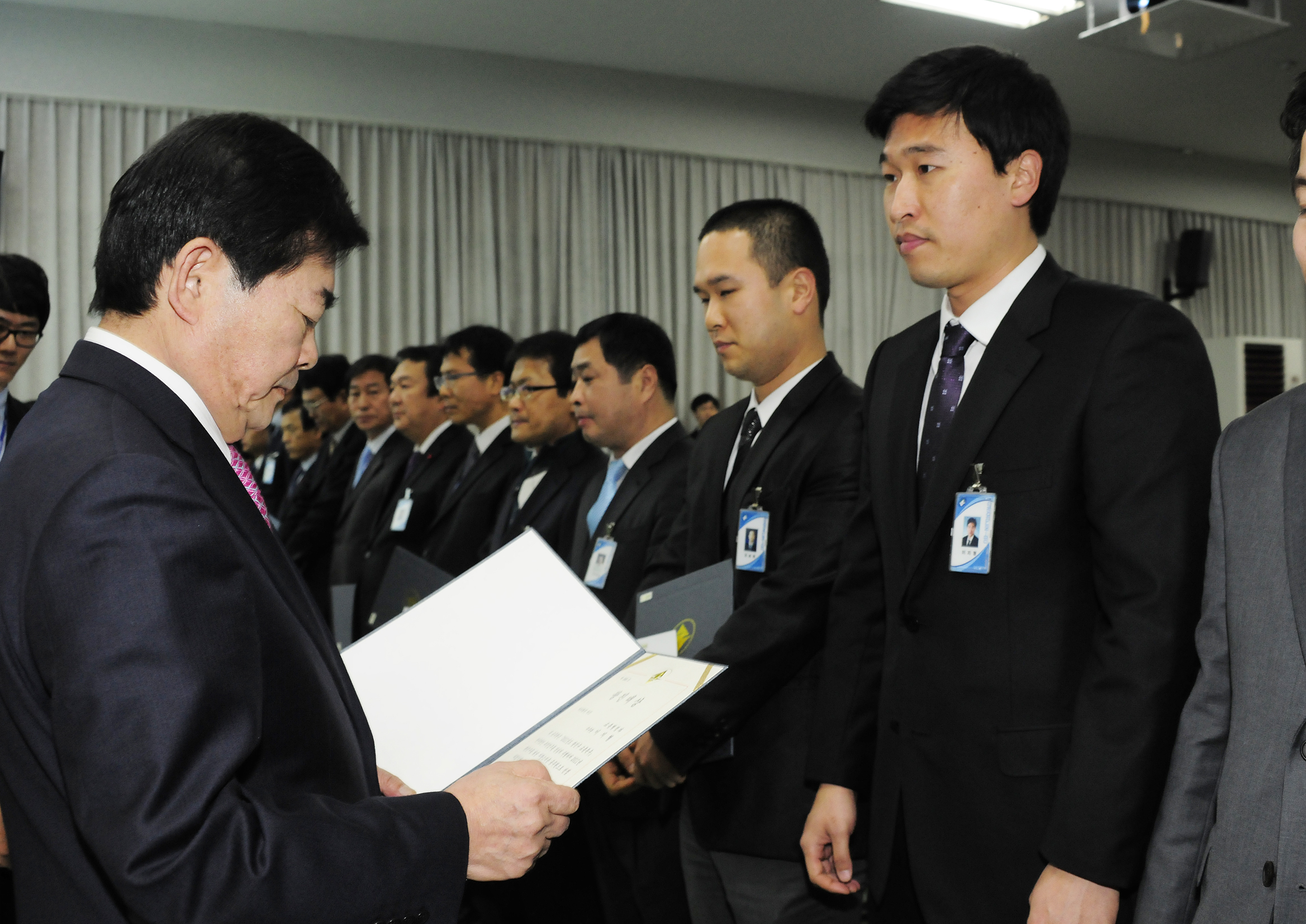 20111230-구 종무식 및 부구청장님 이임식 47663.JPG