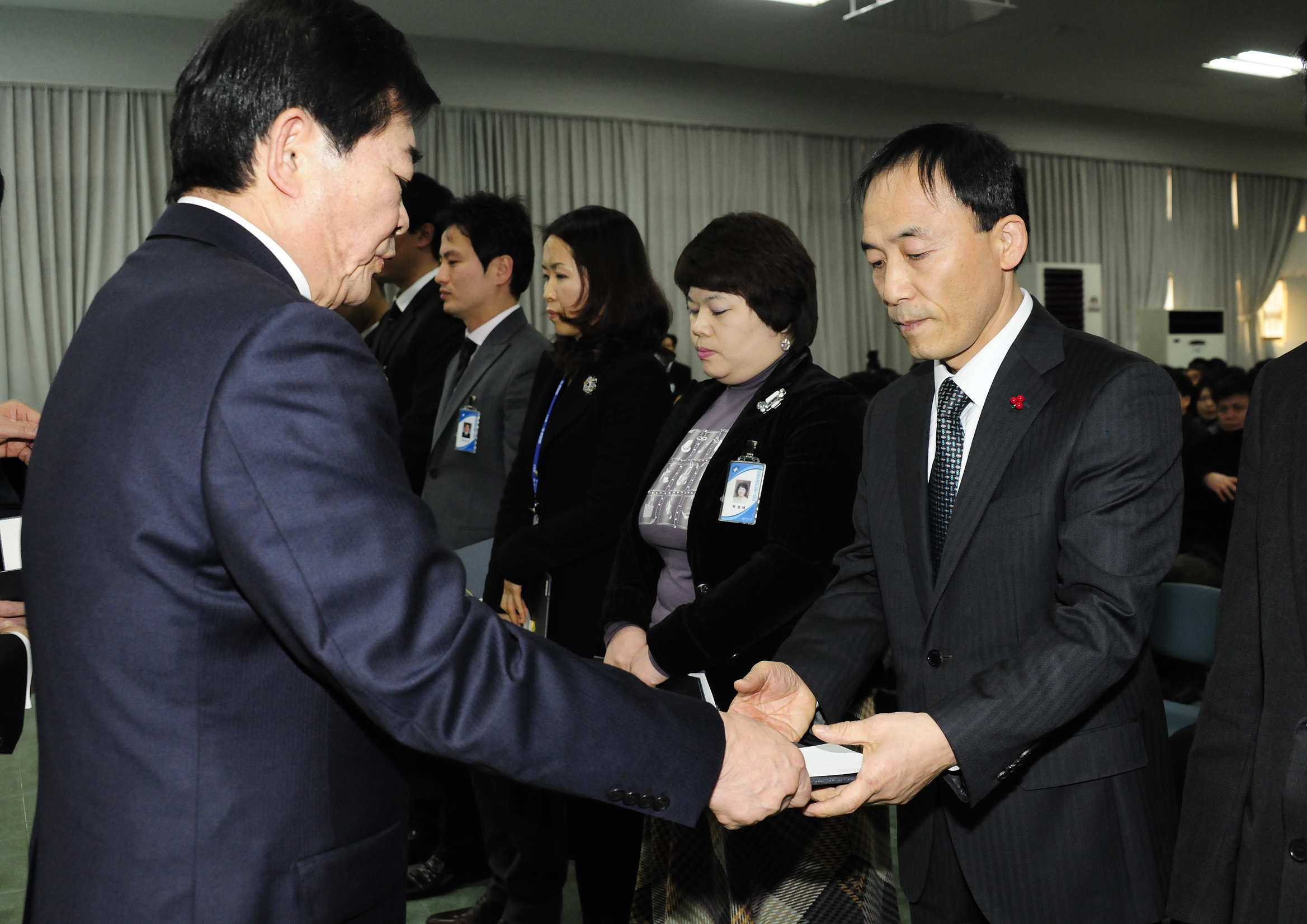 20111230-구 종무식 및 부구청장님 이임식 47676.JPG