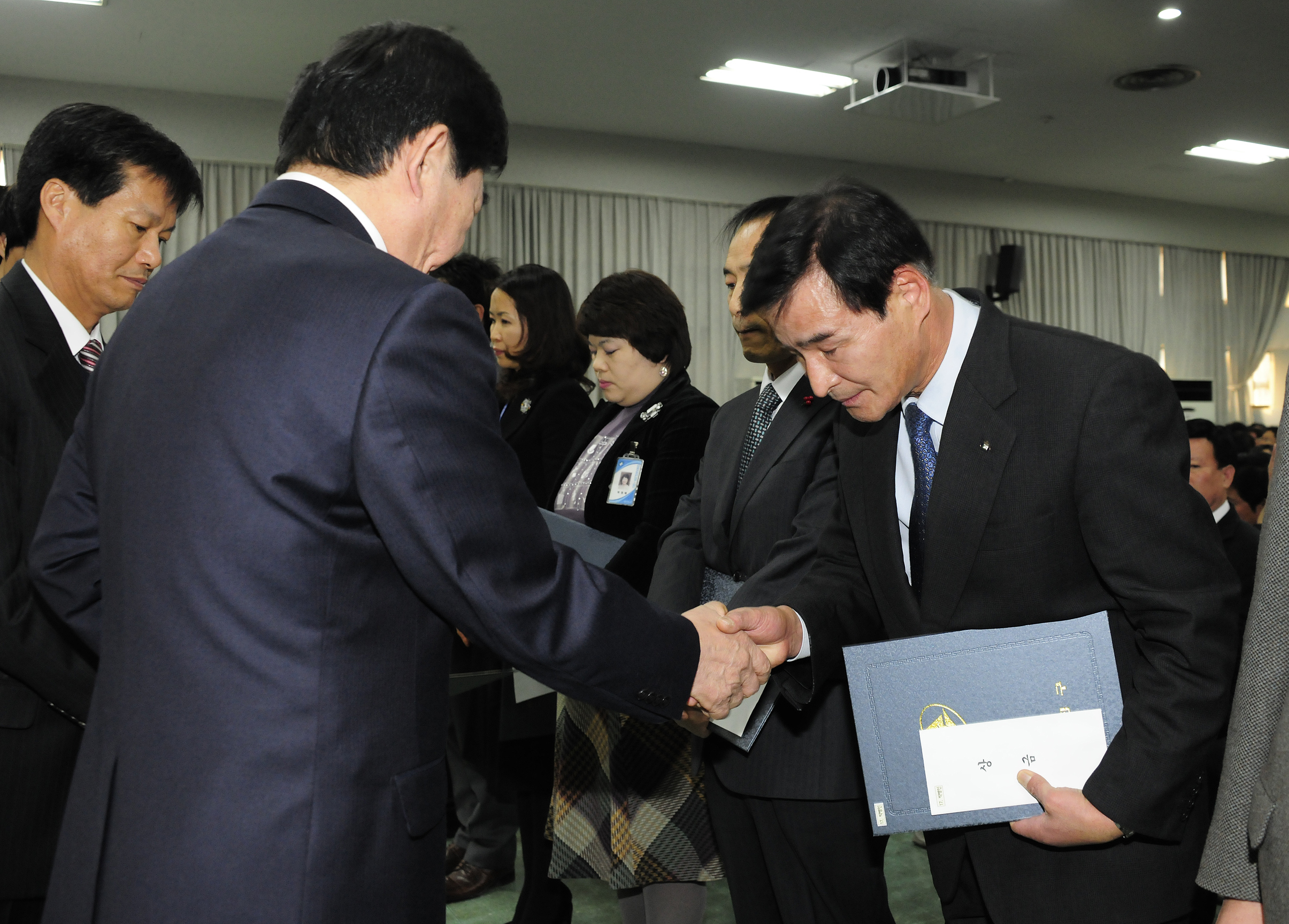 20111230-구 종무식 및 부구청장님 이임식 47680.JPG