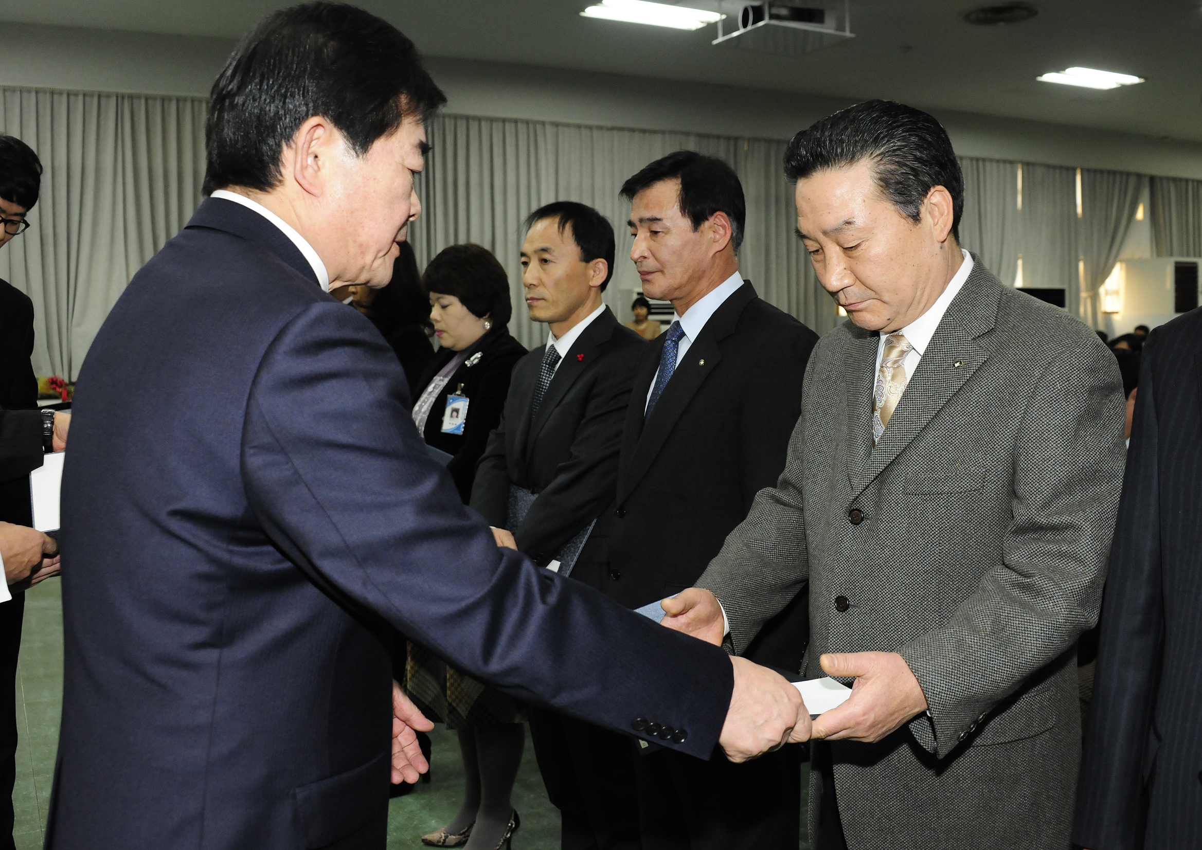 20111230-구 종무식 및 부구청장님 이임식 47682.JPG