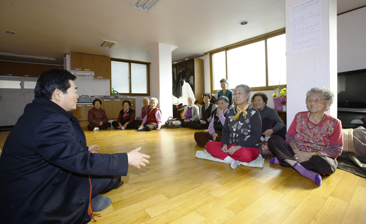 20110128-2011년 설맞이 경로당 및 사회복지시설 방문 2 24228.JPG