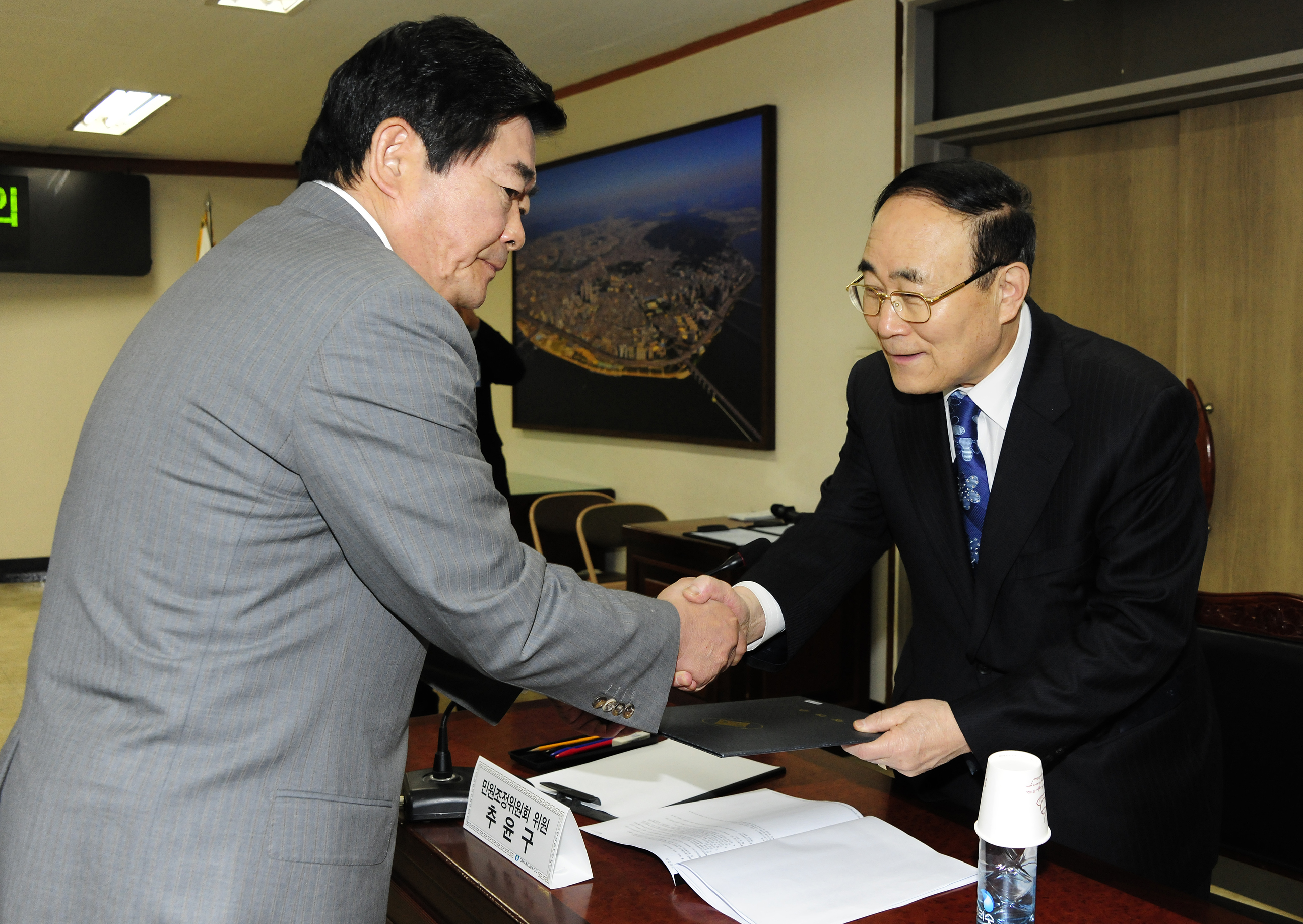 20110427-민원조정회 위촉식 31667.JPG