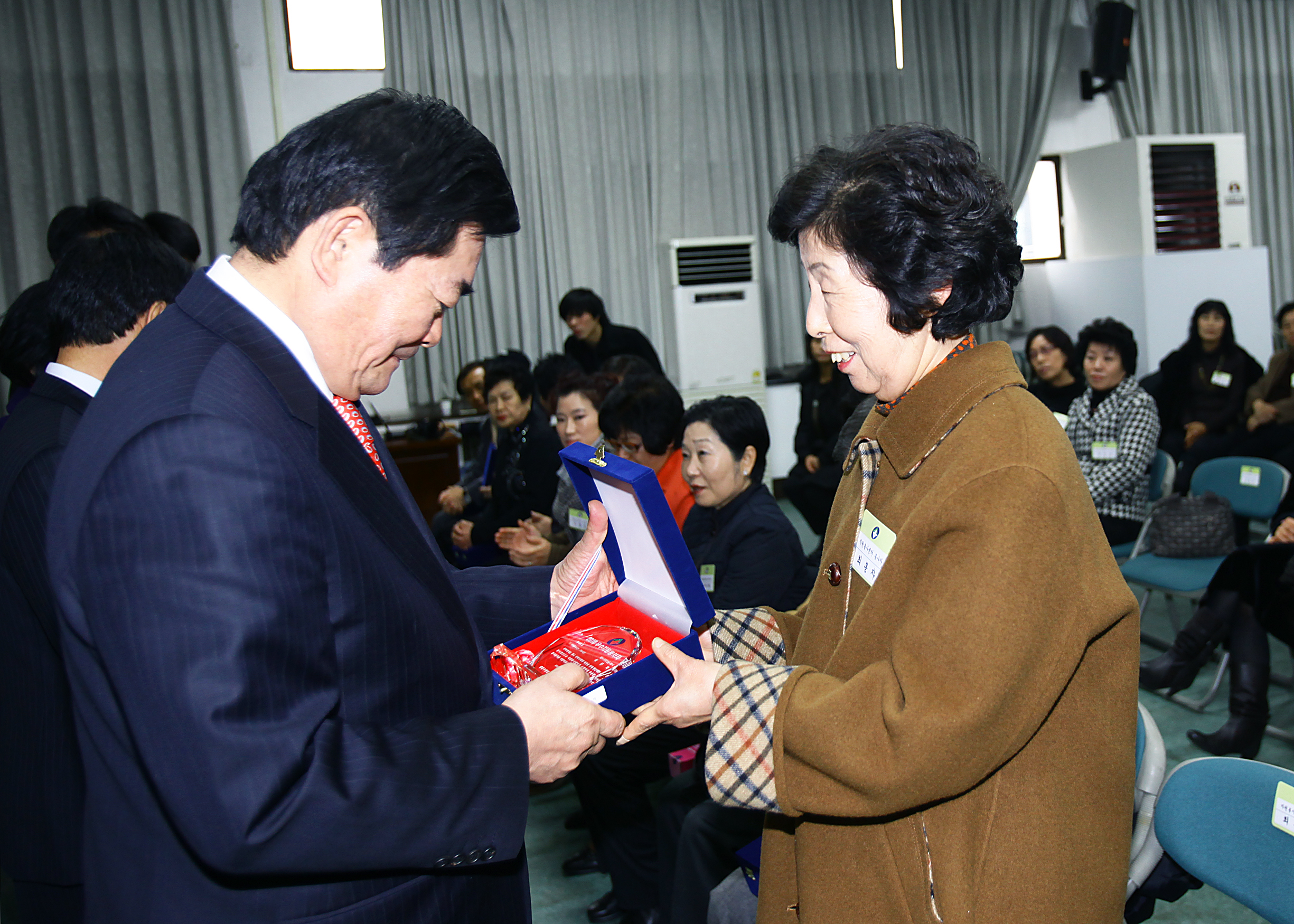 20101208-우수 자원봉사자 표창 1 18857.JPG