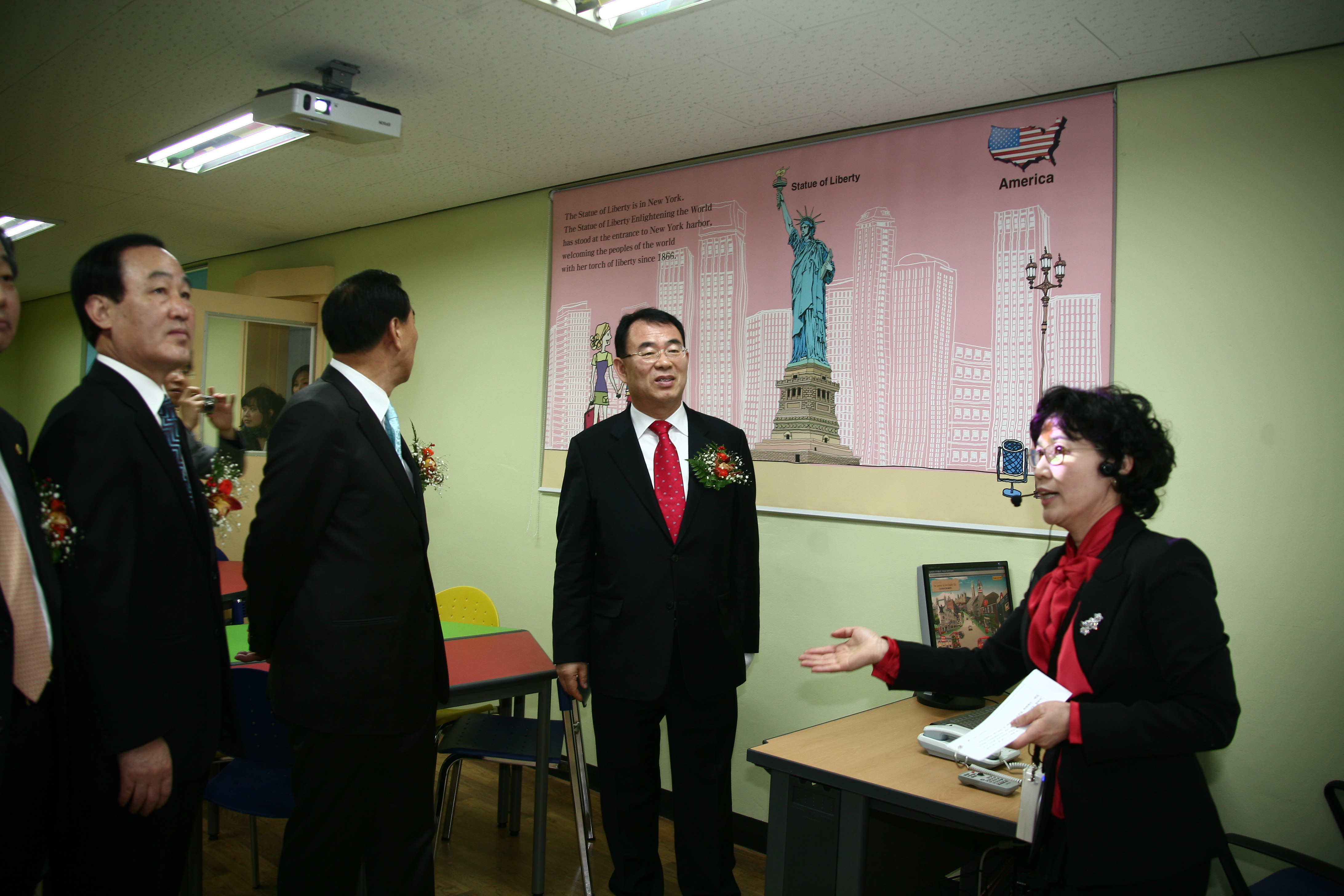 영어교실 및 체험세터개관식 -구남초등학교 9001.JPG