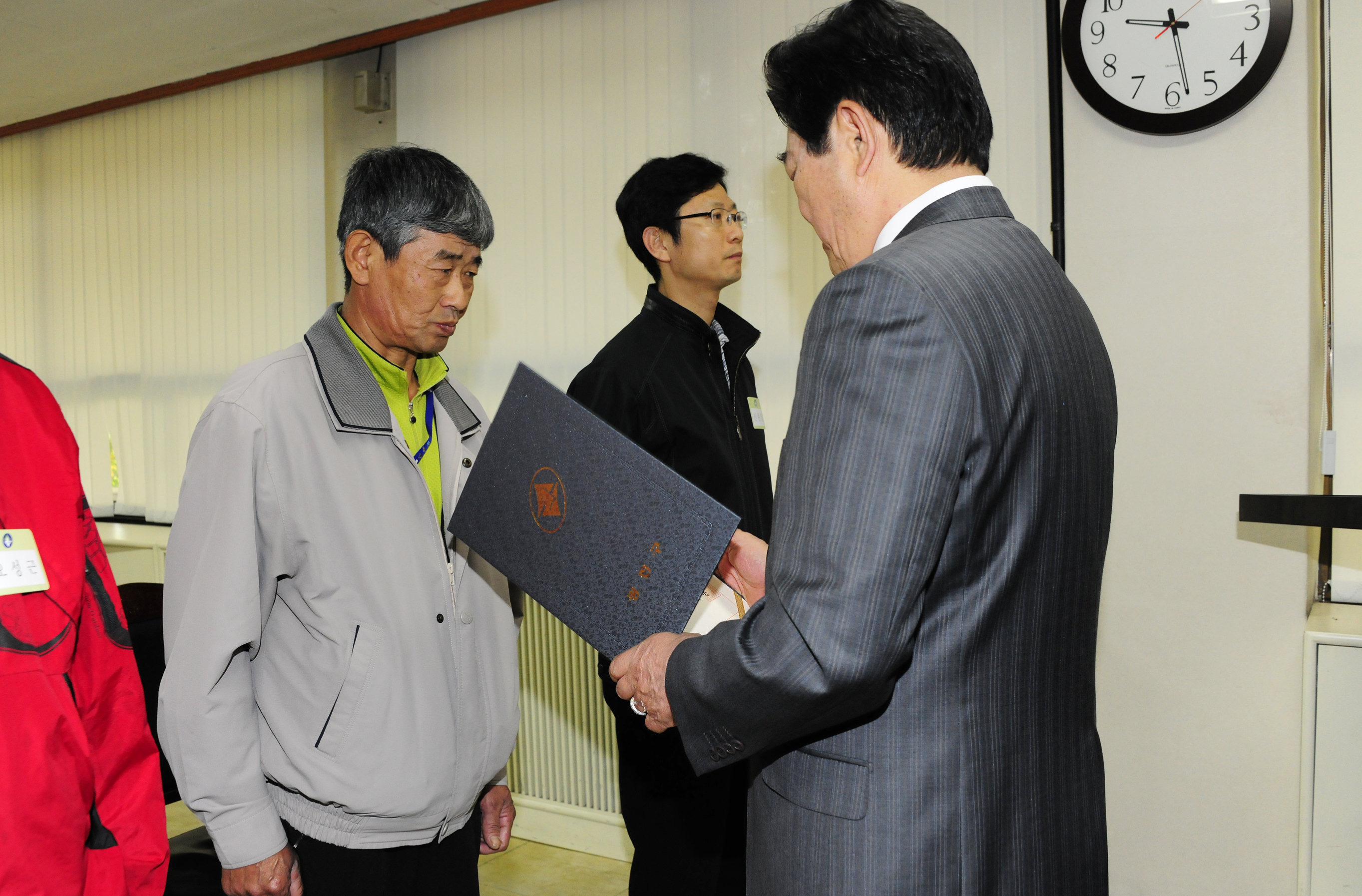 20110504-근로자의 날 맞이 환경미화원 격려 및 표창수여 32857.JPG