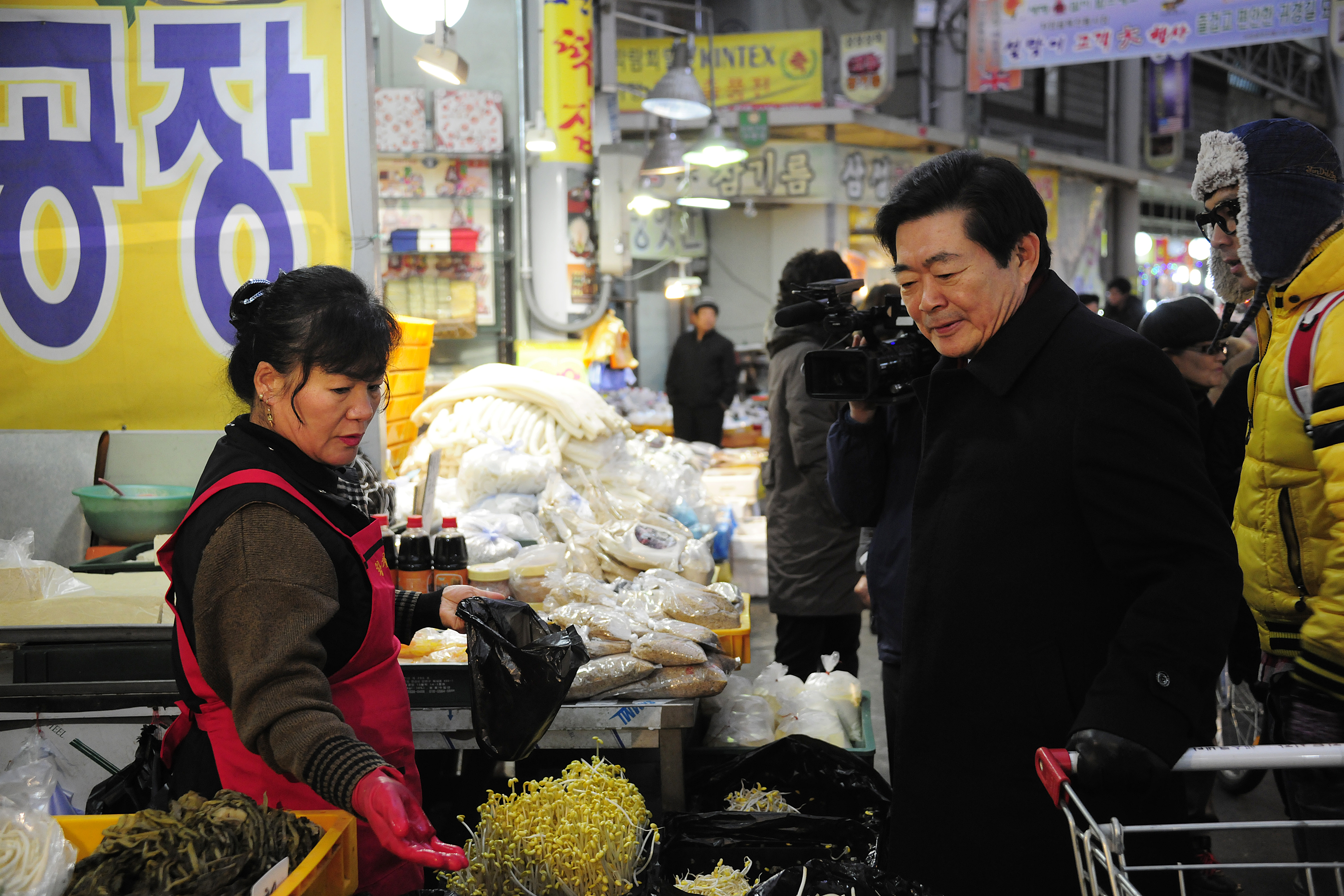 20120112-설맞이 전통시장방문 자양제일시장 47977.JPG