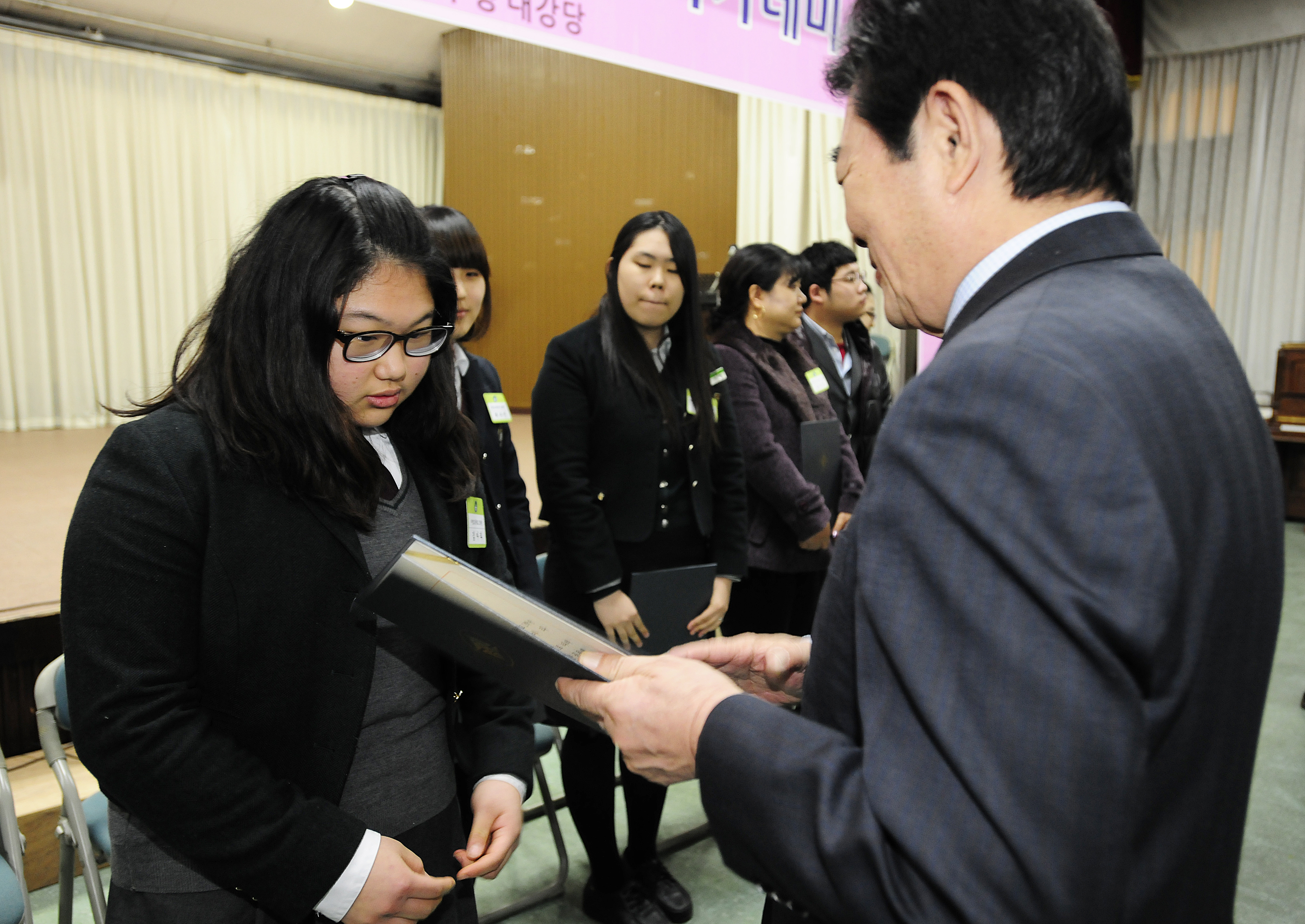20111206-자원봉사자의 날 우수자원봉사자 표창 44678.JPG