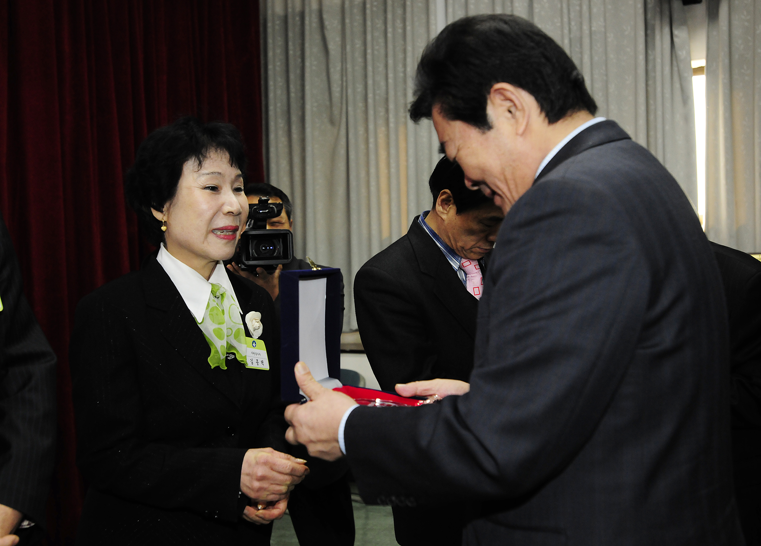 20111206-자원봉사자의 날 우수자원봉사자 표창 44426.JPG