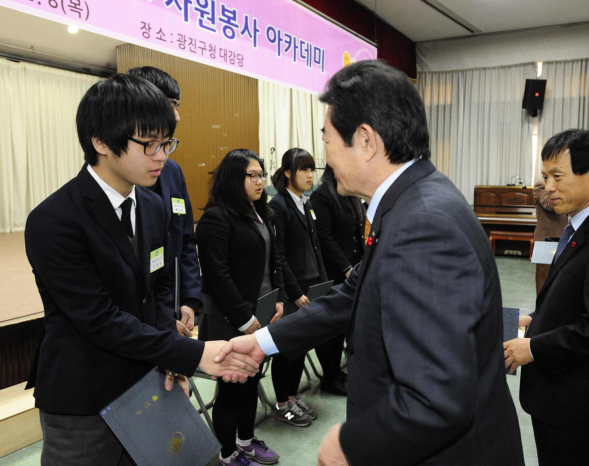20111206-자원봉사자의 날 우수자원봉사자 표창 44686.JPG
