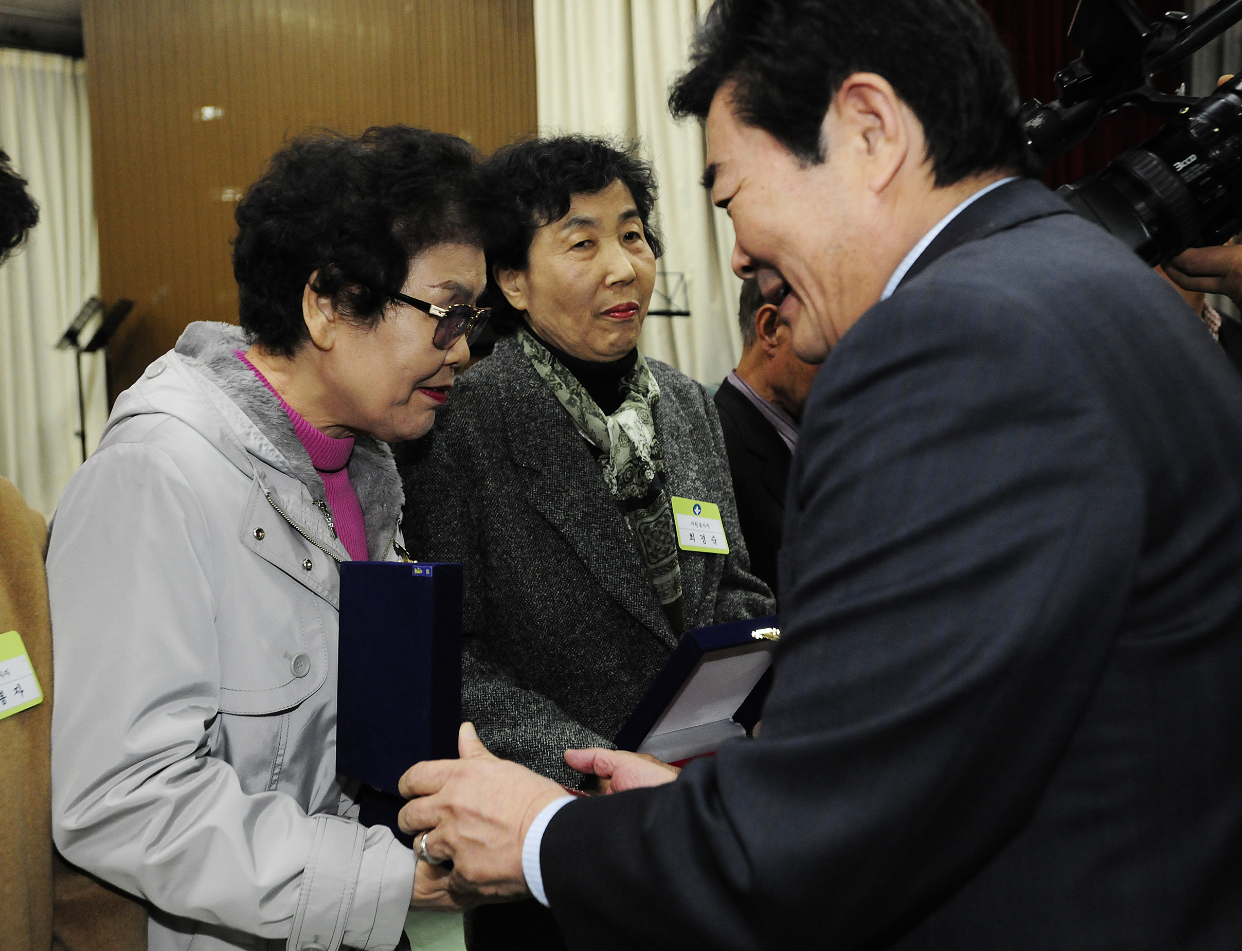 20111206-자원봉사자의 날 우수자원봉사자 표창 44434.JPG