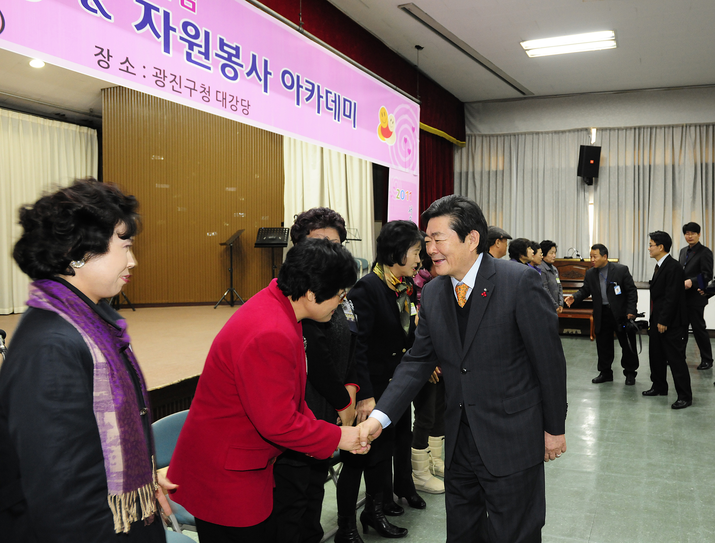 20111206-자원봉사자의 날 우수자원봉사자 표창 44450.JPG