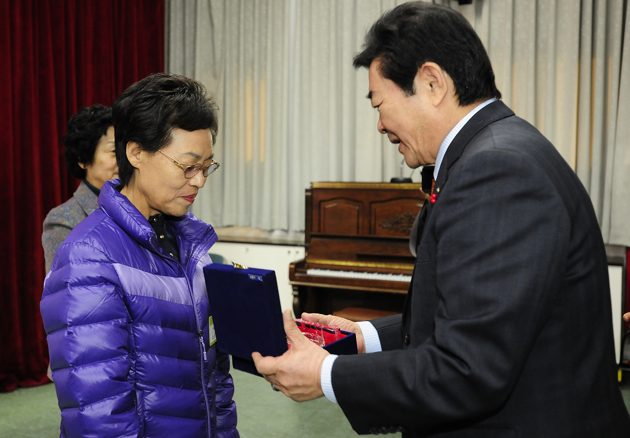 20111206-자원봉사자의 날 우수자원봉사자 표창 44454.JPG