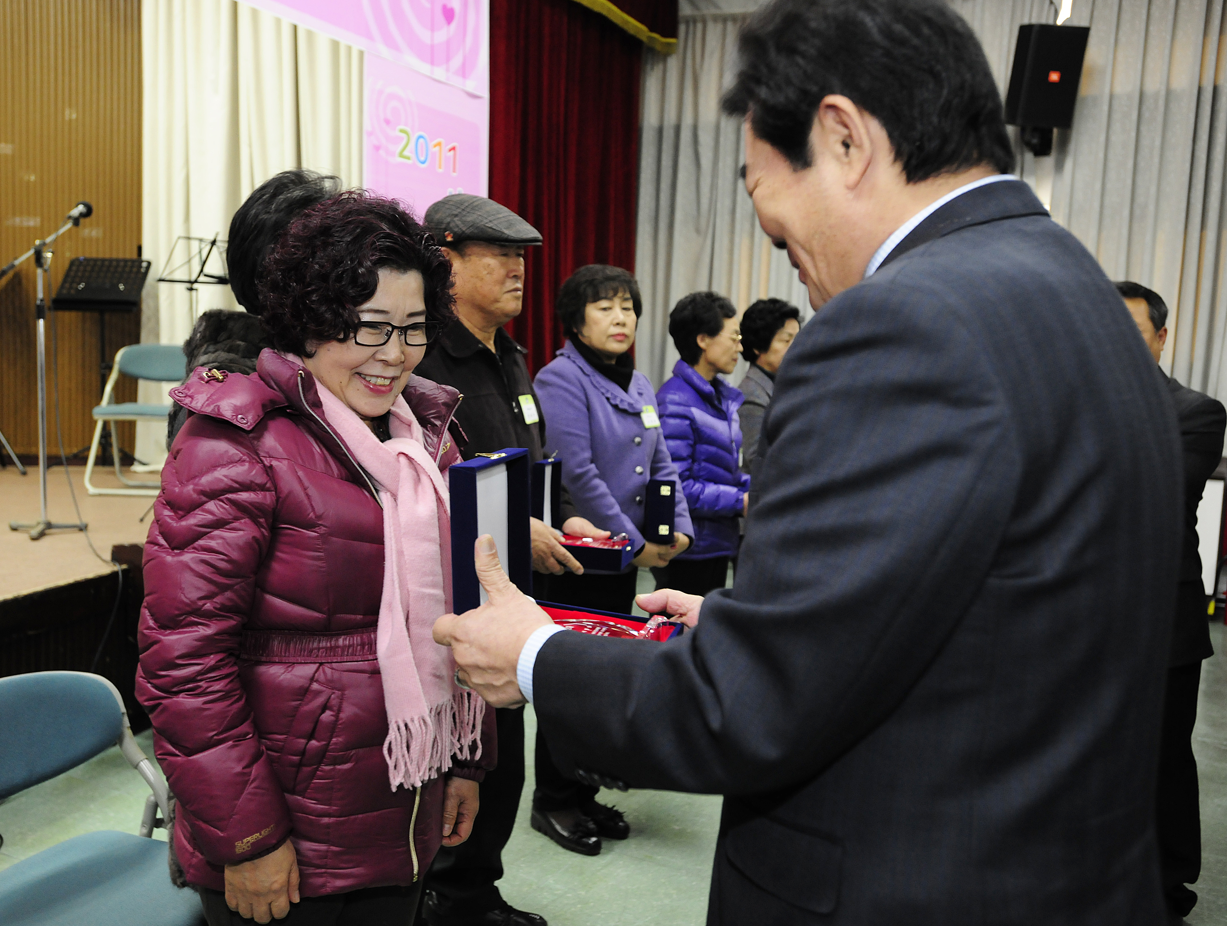 20111206-자원봉사자의 날 우수자원봉사자 표창 44458.JPG