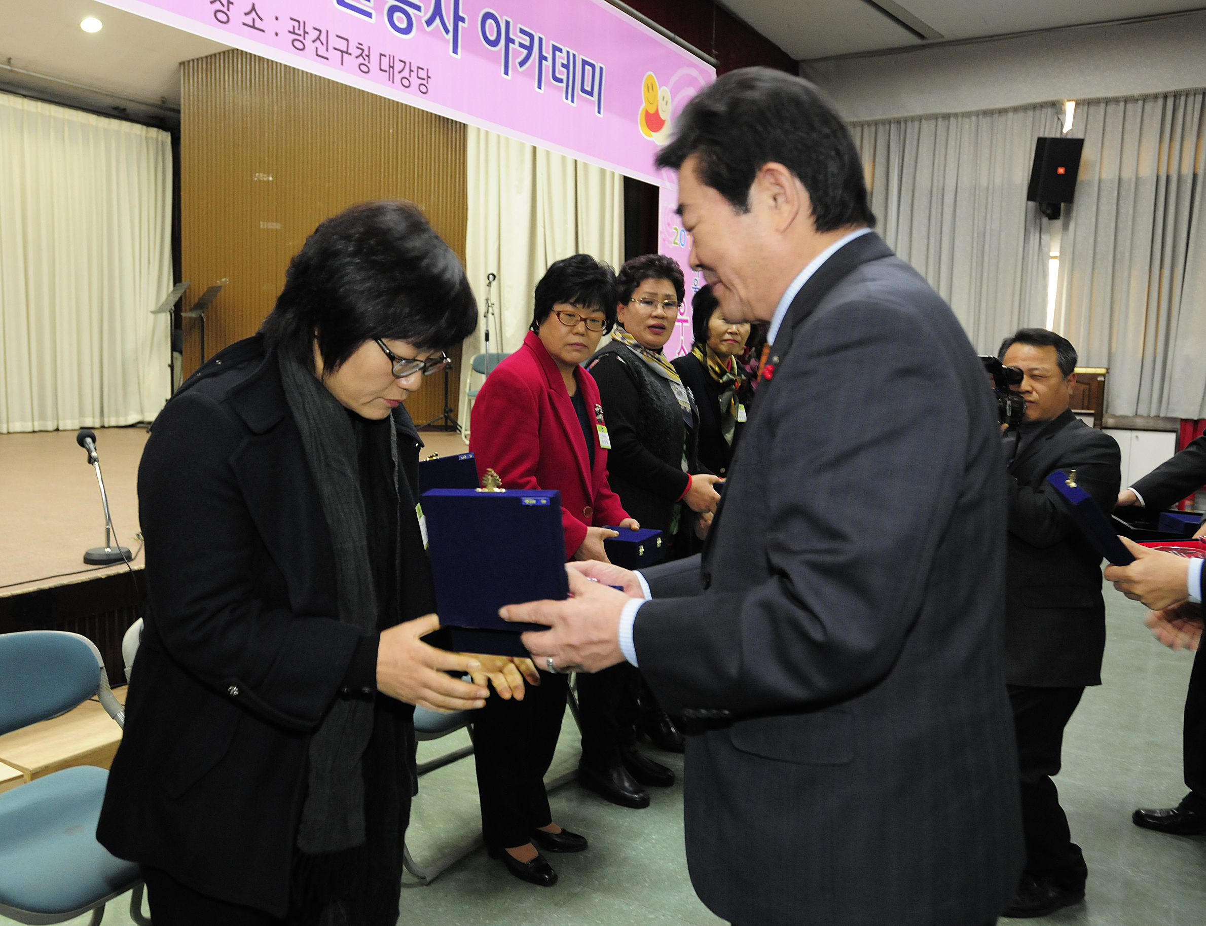 20111206-자원봉사자의 날 우수자원봉사자 표창 44464.JPG