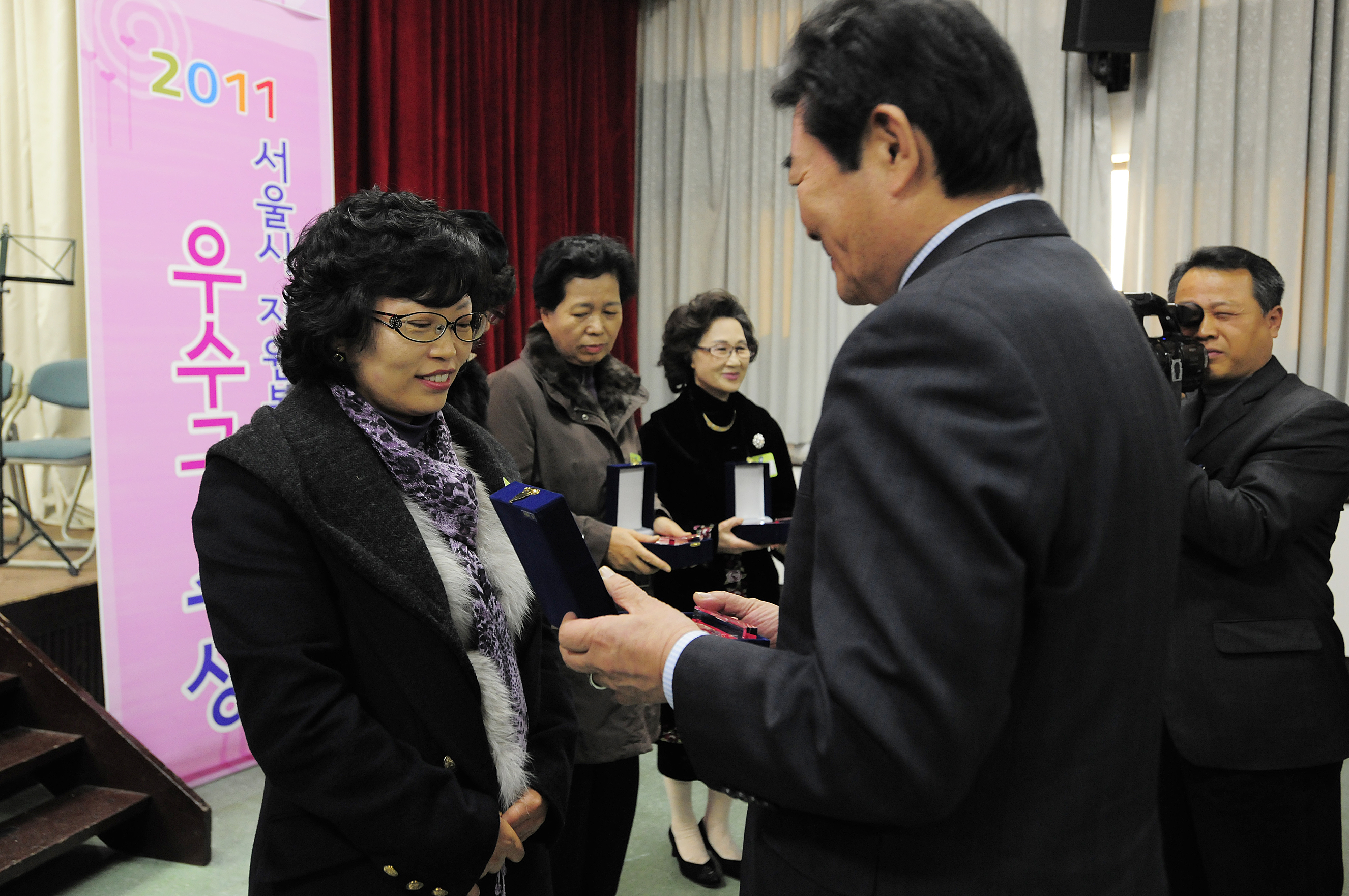 20111206-자원봉사자의 날 우수자원봉사자 표창 44485.JPG