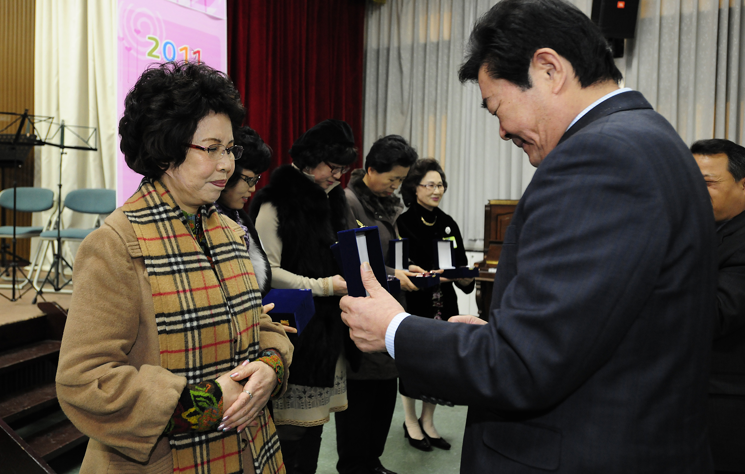 20111206-자원봉사자의 날 우수자원봉사자 표창 44486.JPG