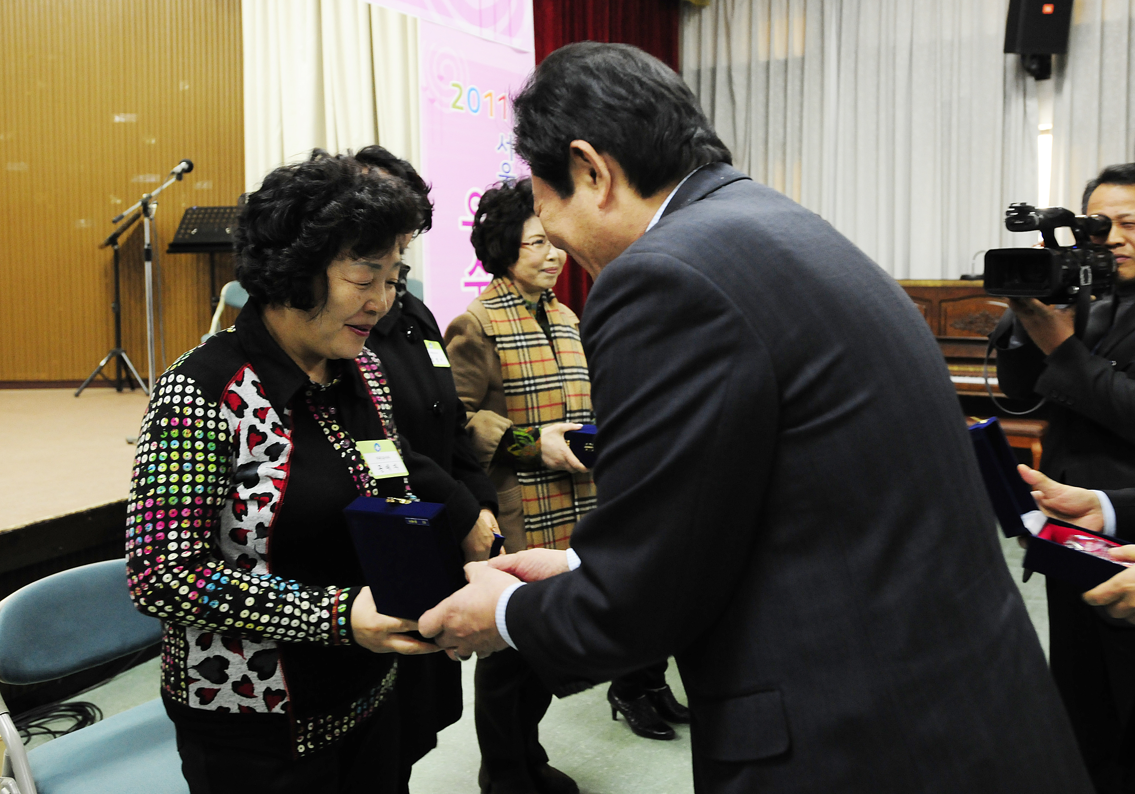 20111206-자원봉사자의 날 우수자원봉사자 표창 44489.JPG
