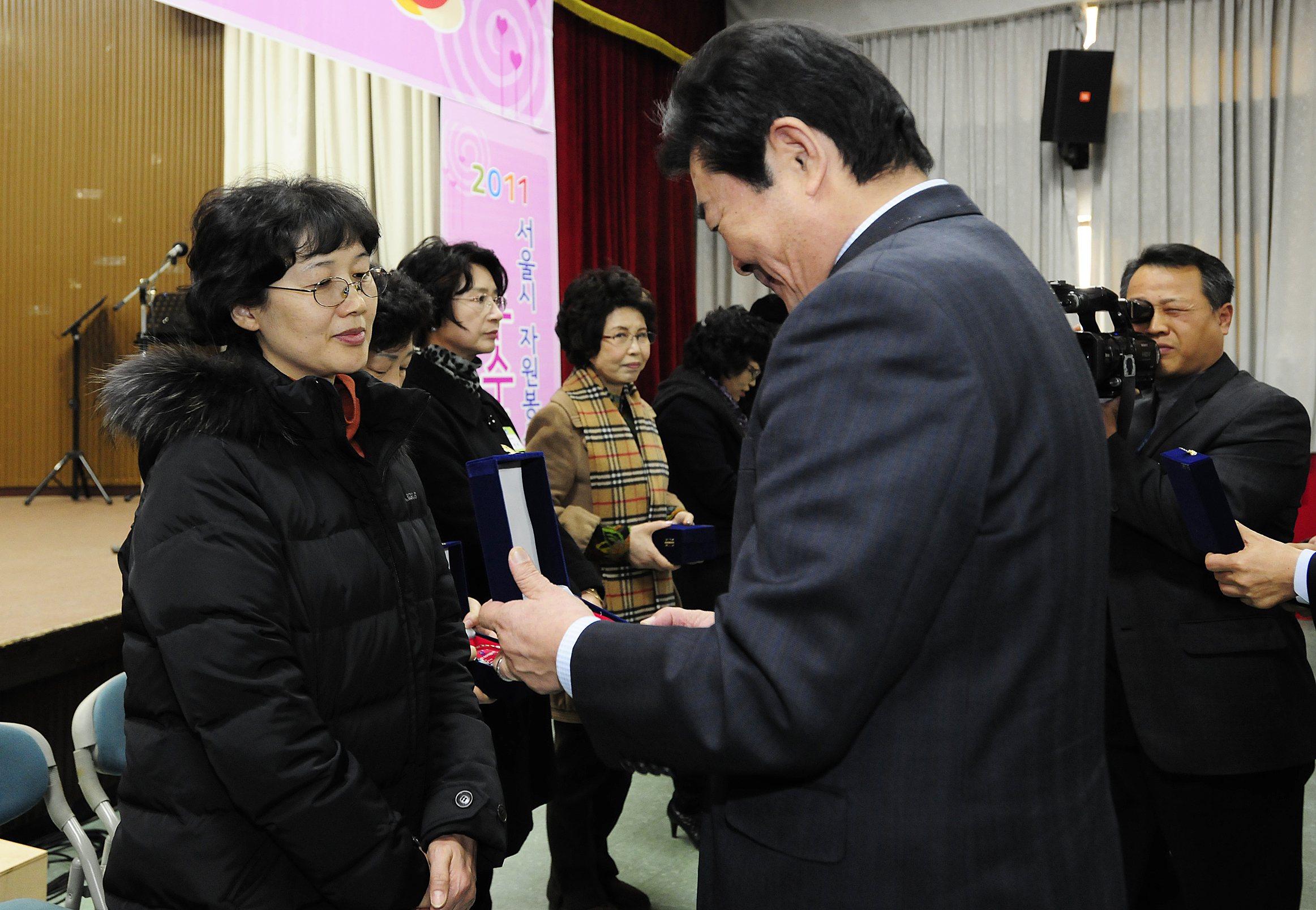 20111206-자원봉사자의 날 우수자원봉사자 표창 44490.JPG