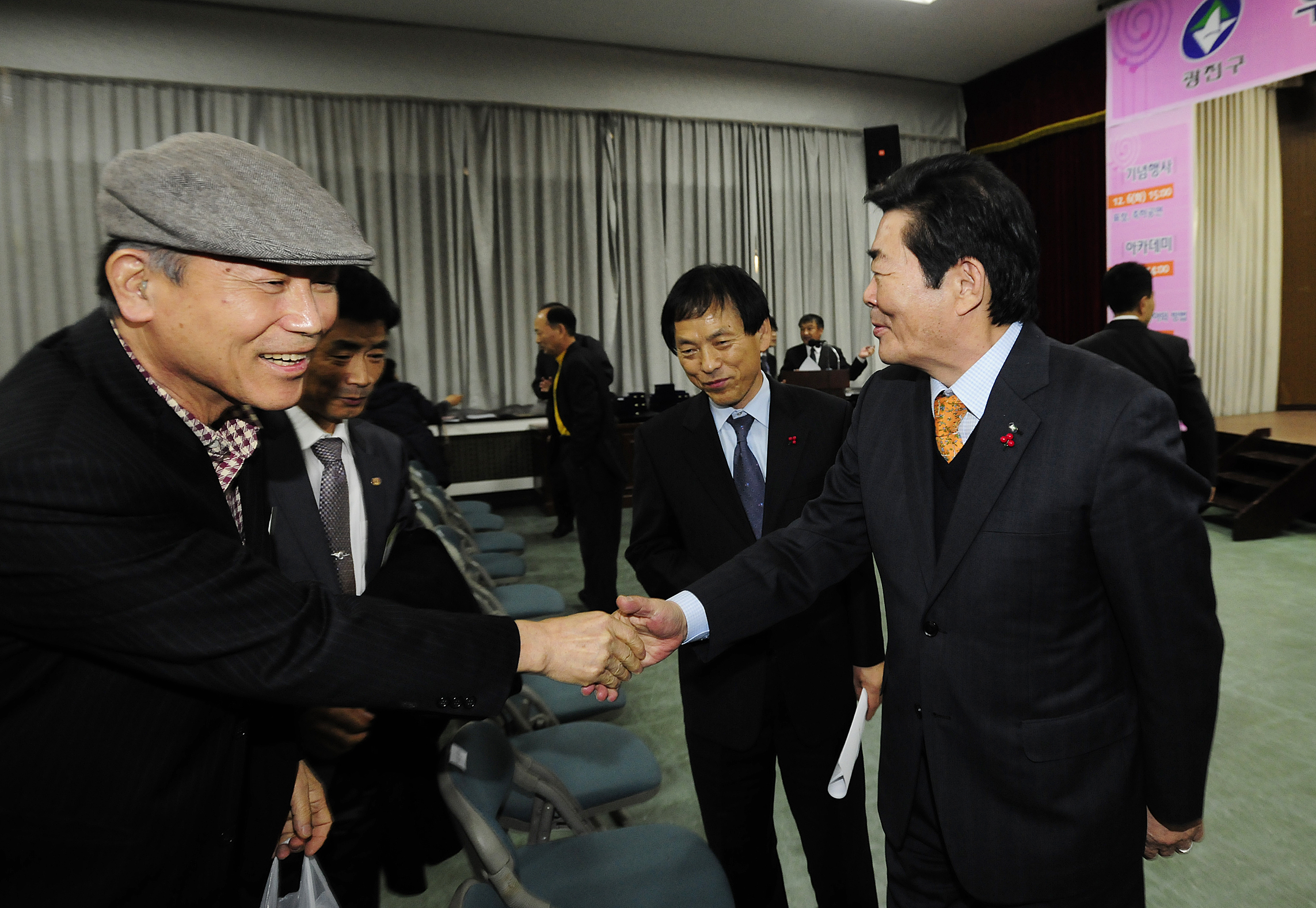 20111206-자원봉사자의 날 우수자원봉사자 표창 44746.JPG