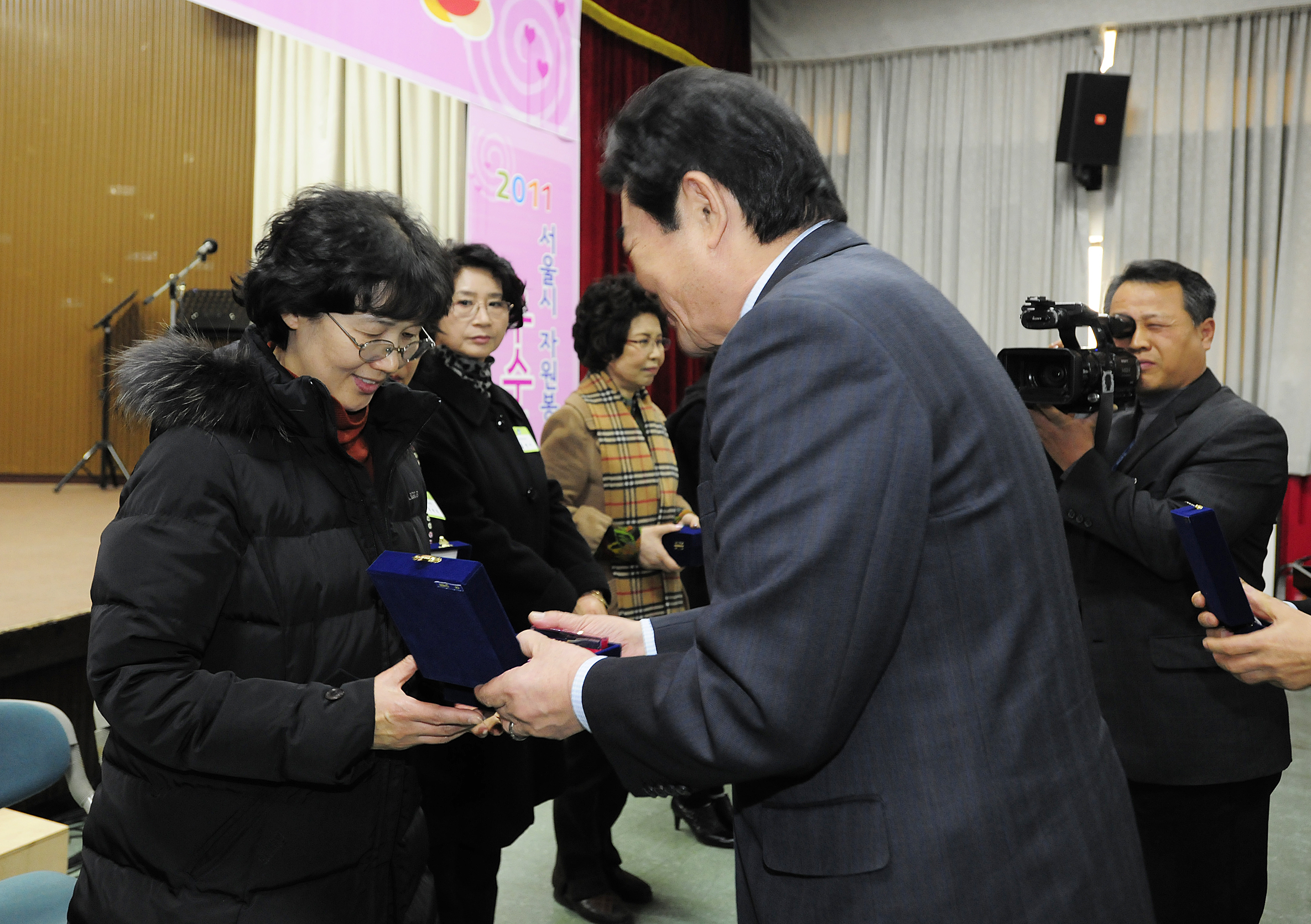 20111206-자원봉사자의 날 우수자원봉사자 표창 44491.JPG