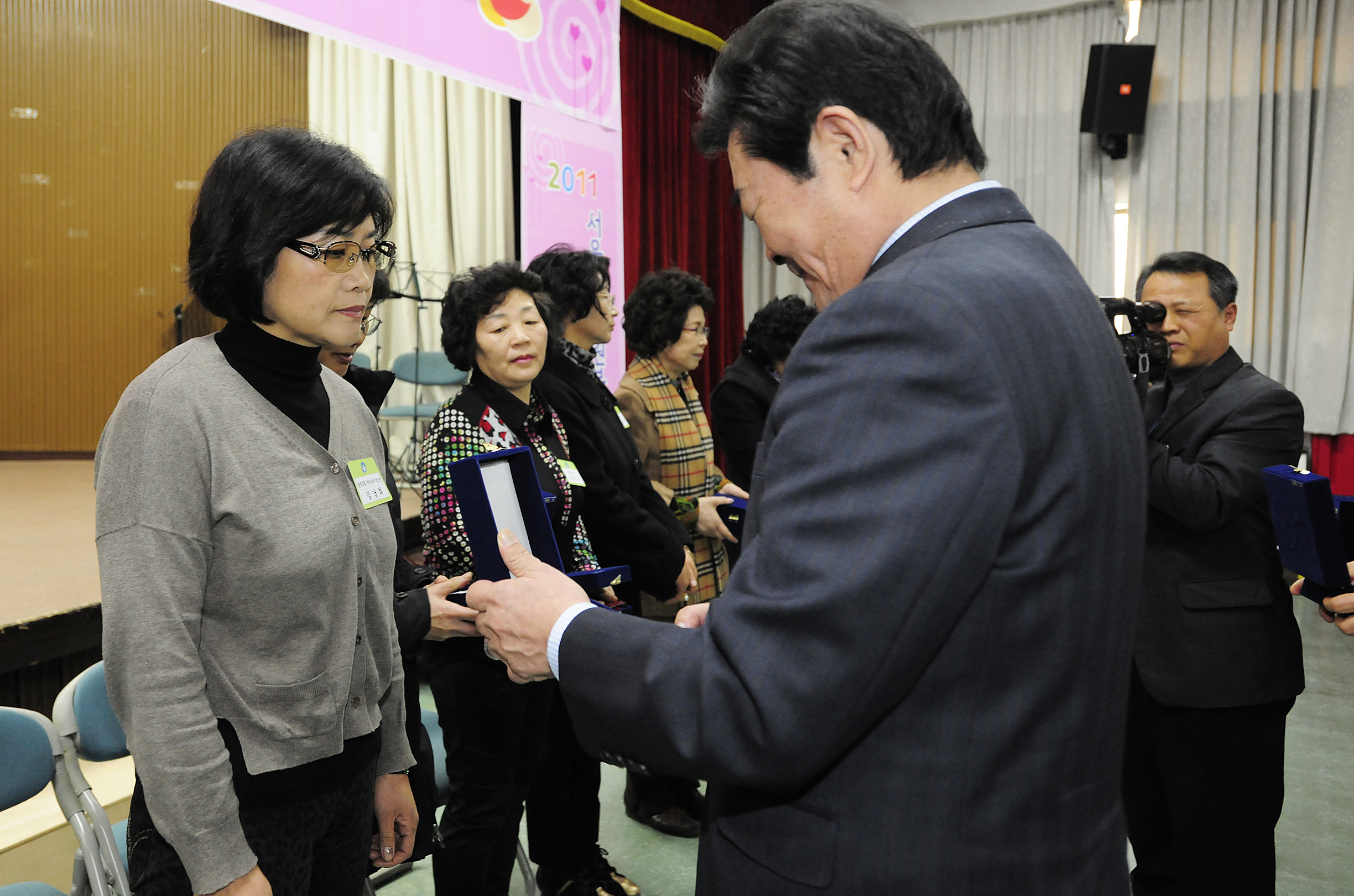 20111206-자원봉사자의 날 우수자원봉사자 표창 44492.JPG