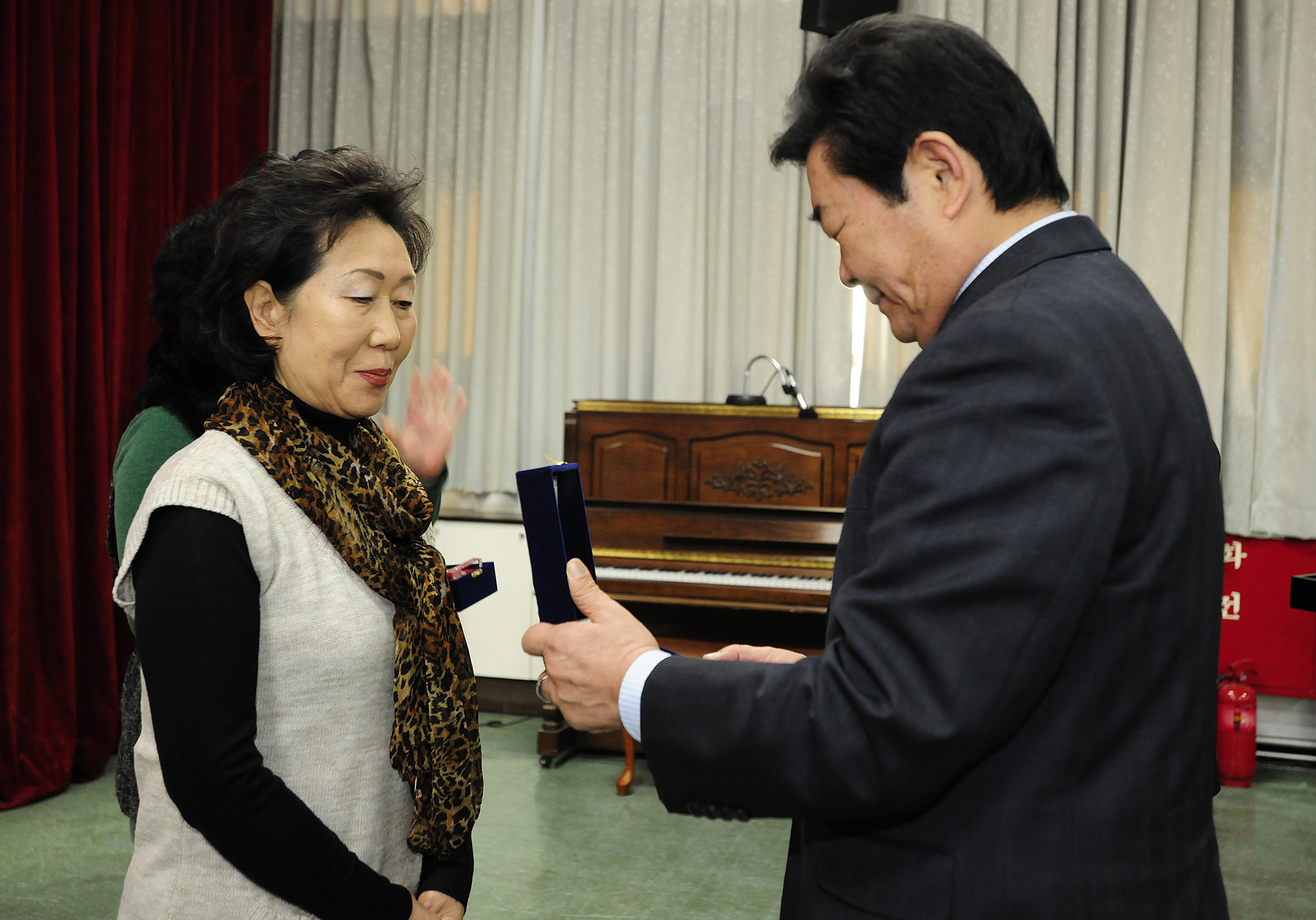 20111206-자원봉사자의 날 우수자원봉사자 표창 44510.JPG