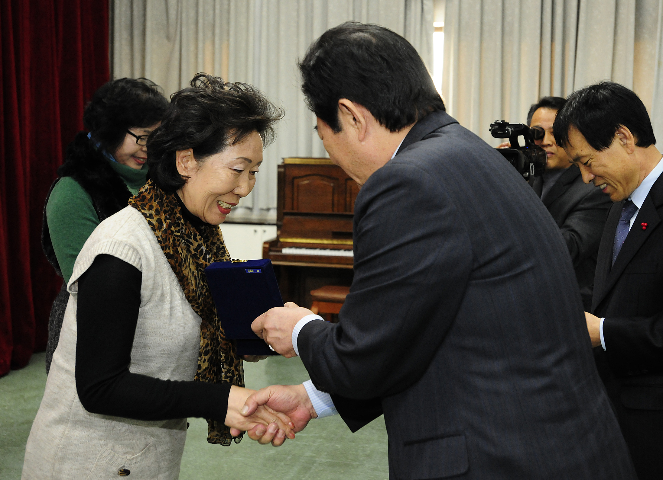 20111206-자원봉사자의 날 우수자원봉사자 표창 44511.JPG