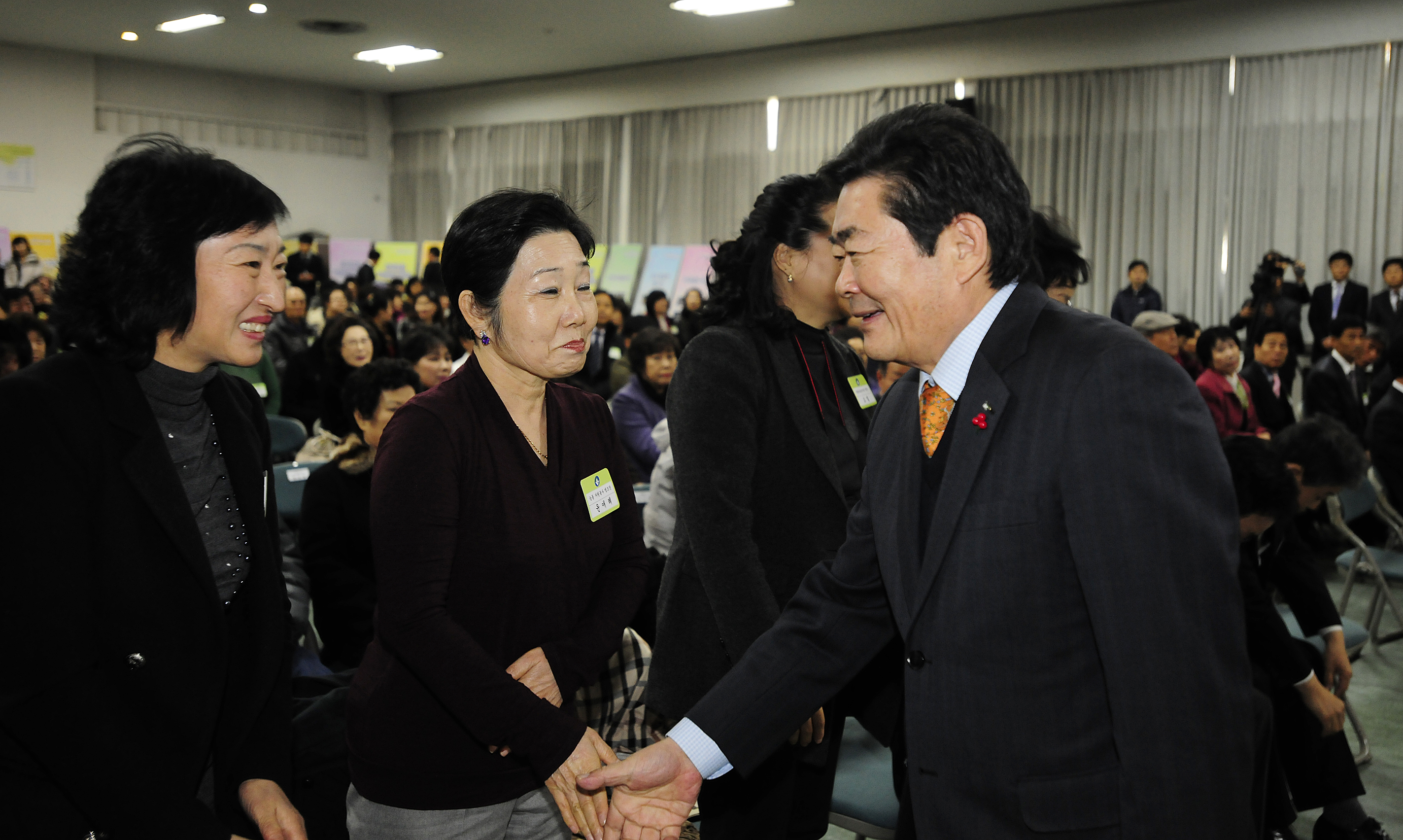 20111206-자원봉사자의 날 우수자원봉사자 표창 44393.JPG